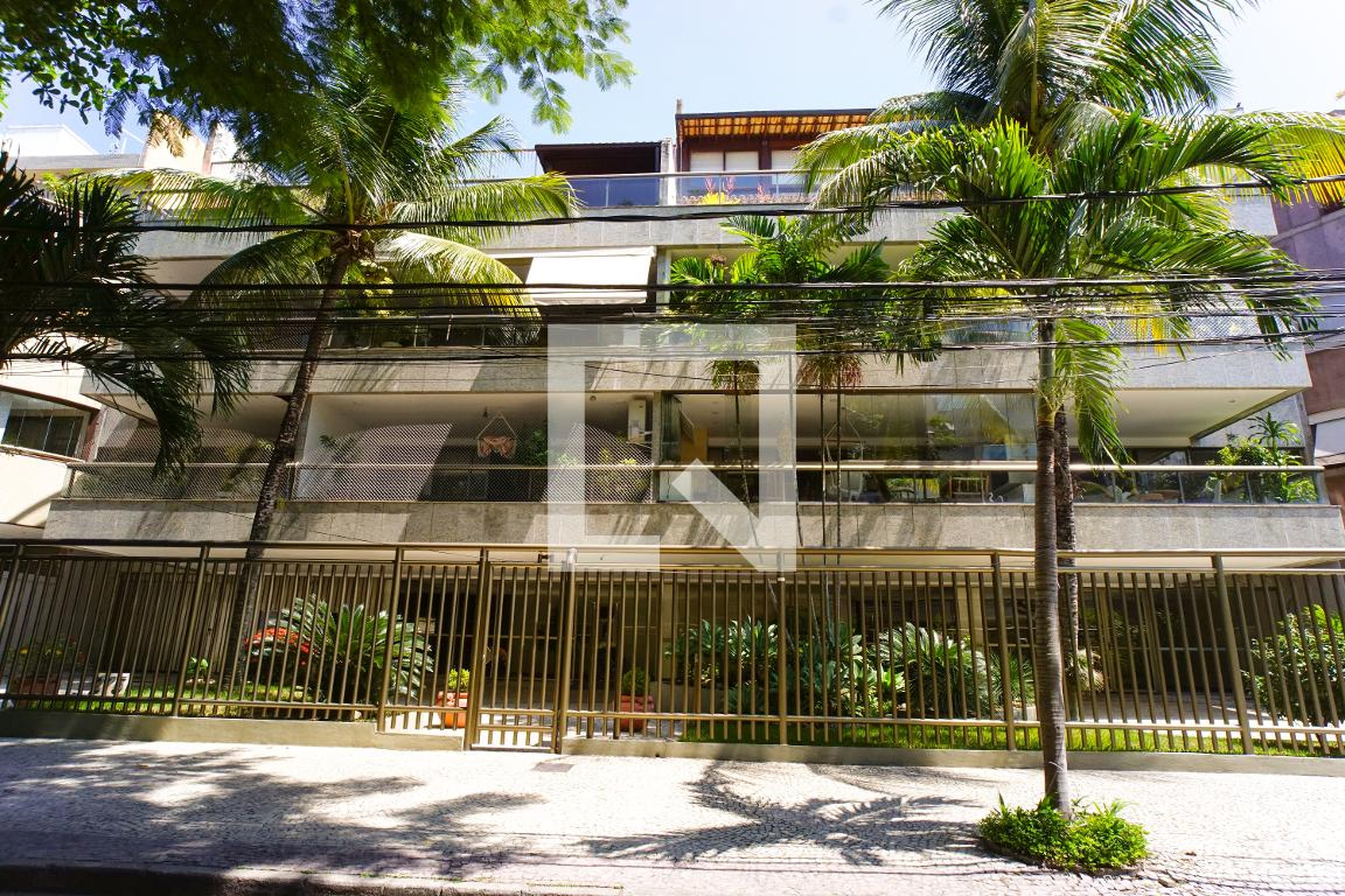 Fachada Condomínio Azul Celeste