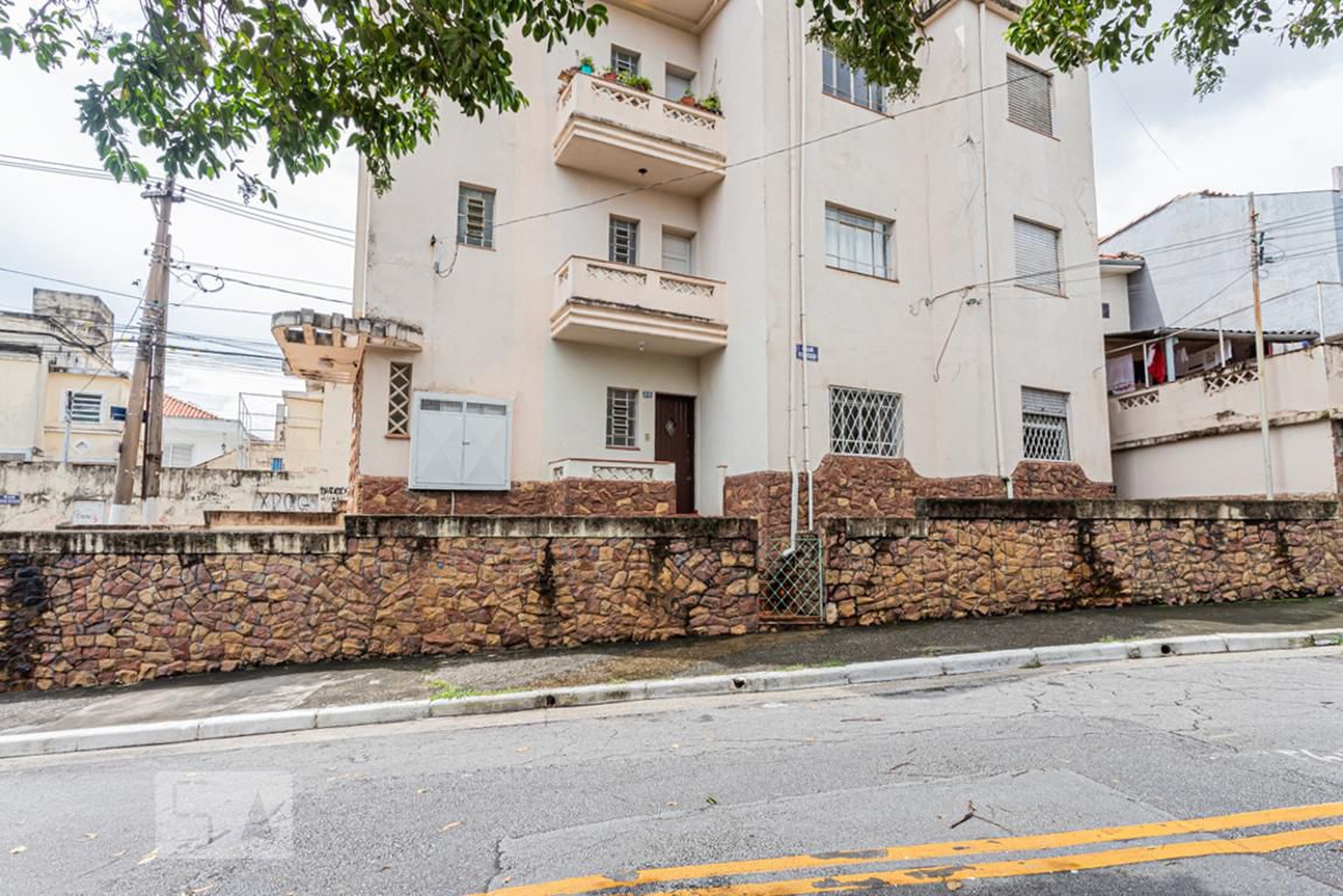 Fachada Condomínio em Rua Pedro Madureira, 212