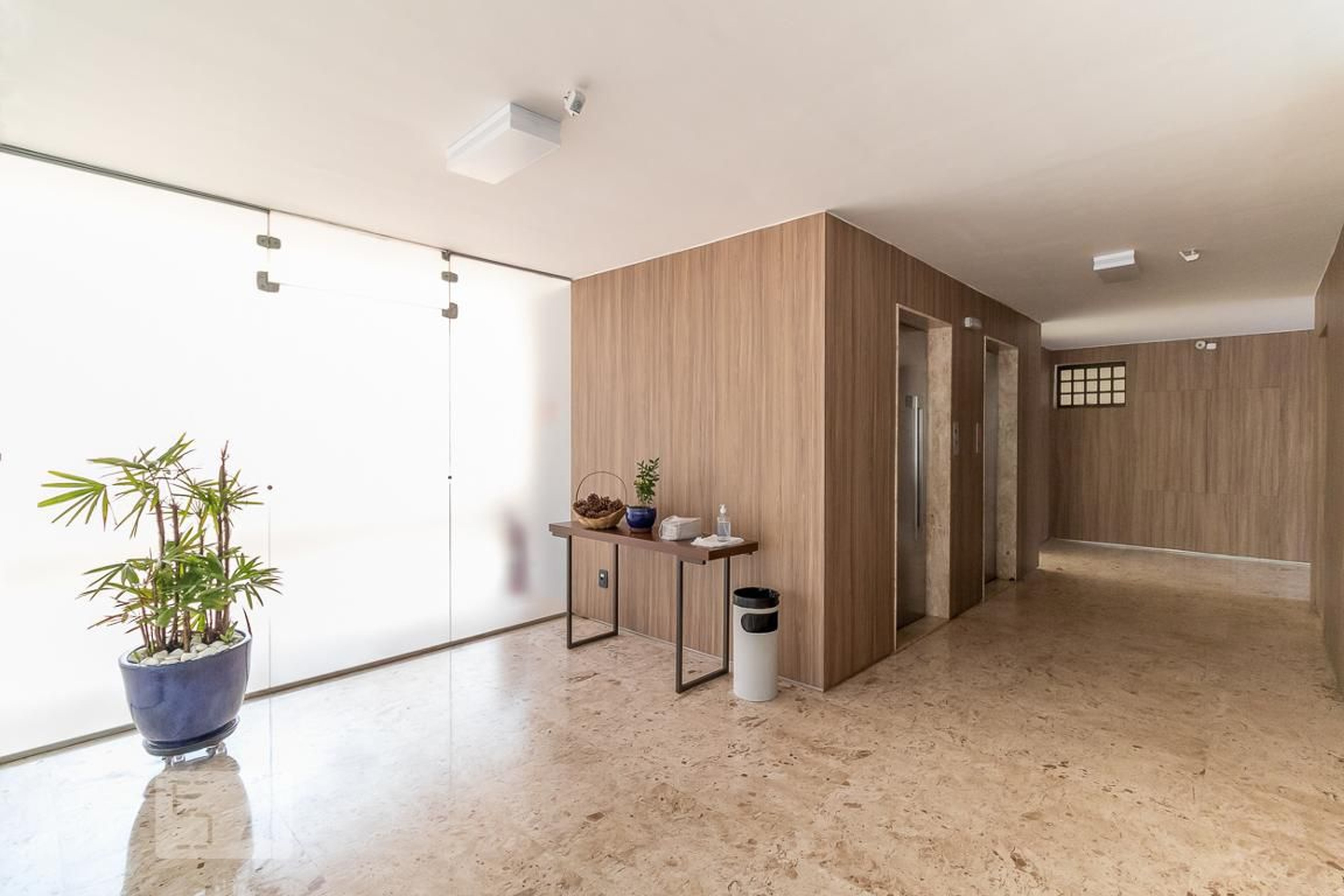 Hall - Montcenis