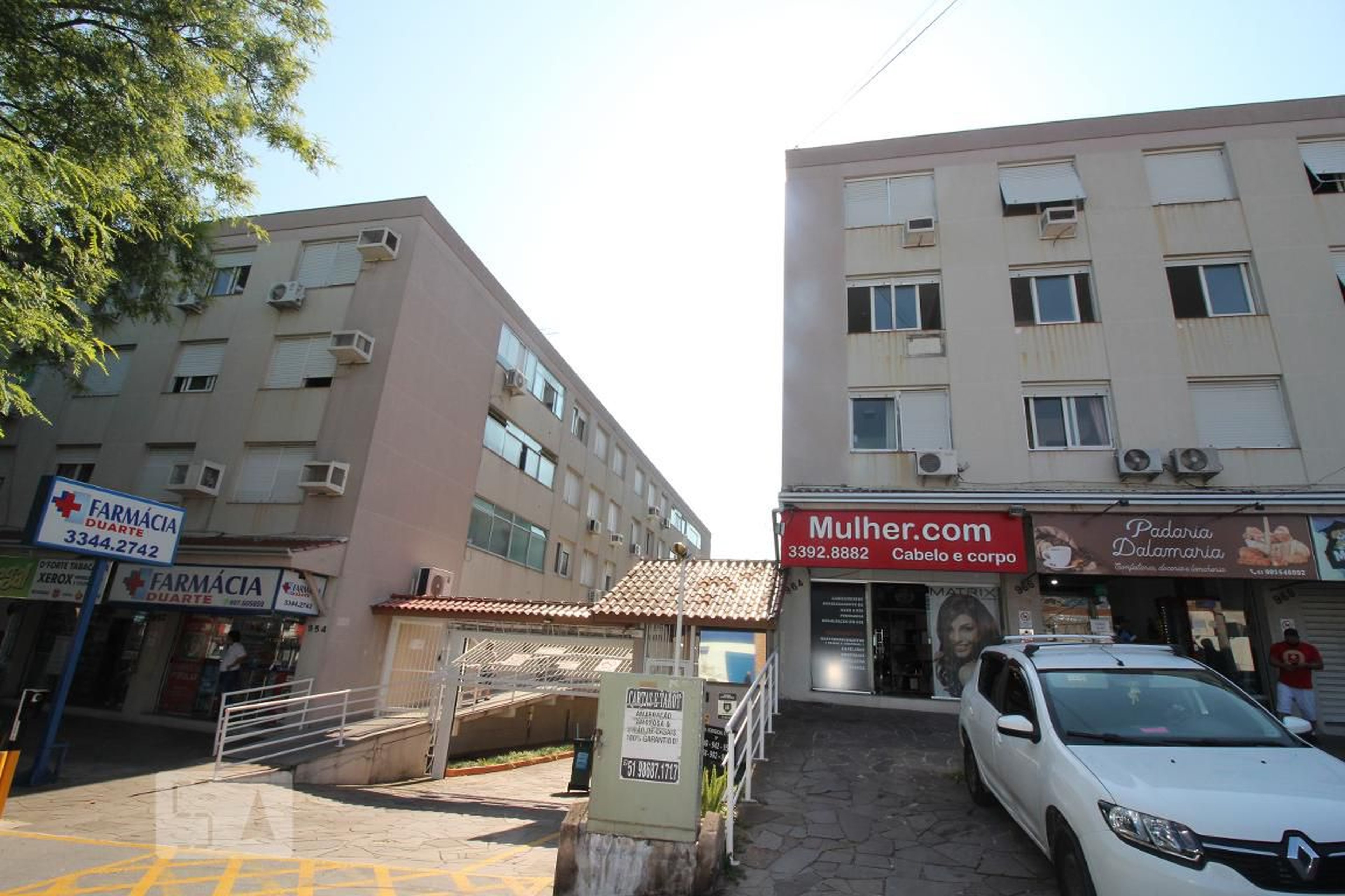 Fachada do Condomínio Condomínio em Avenida do Forte, 430