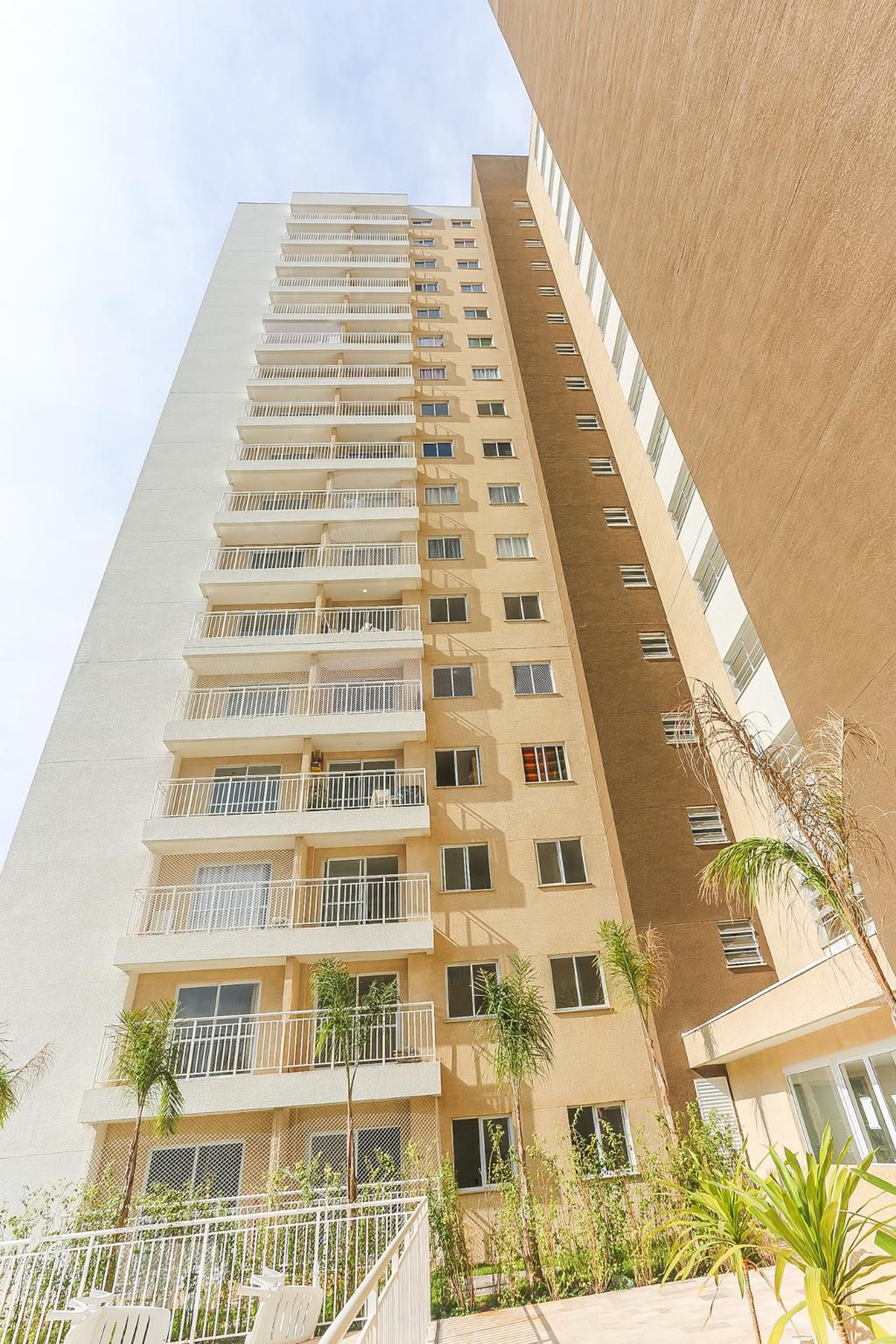 Fachada Condomínio em Avenida Corifeu de Azevedo Marques, 462