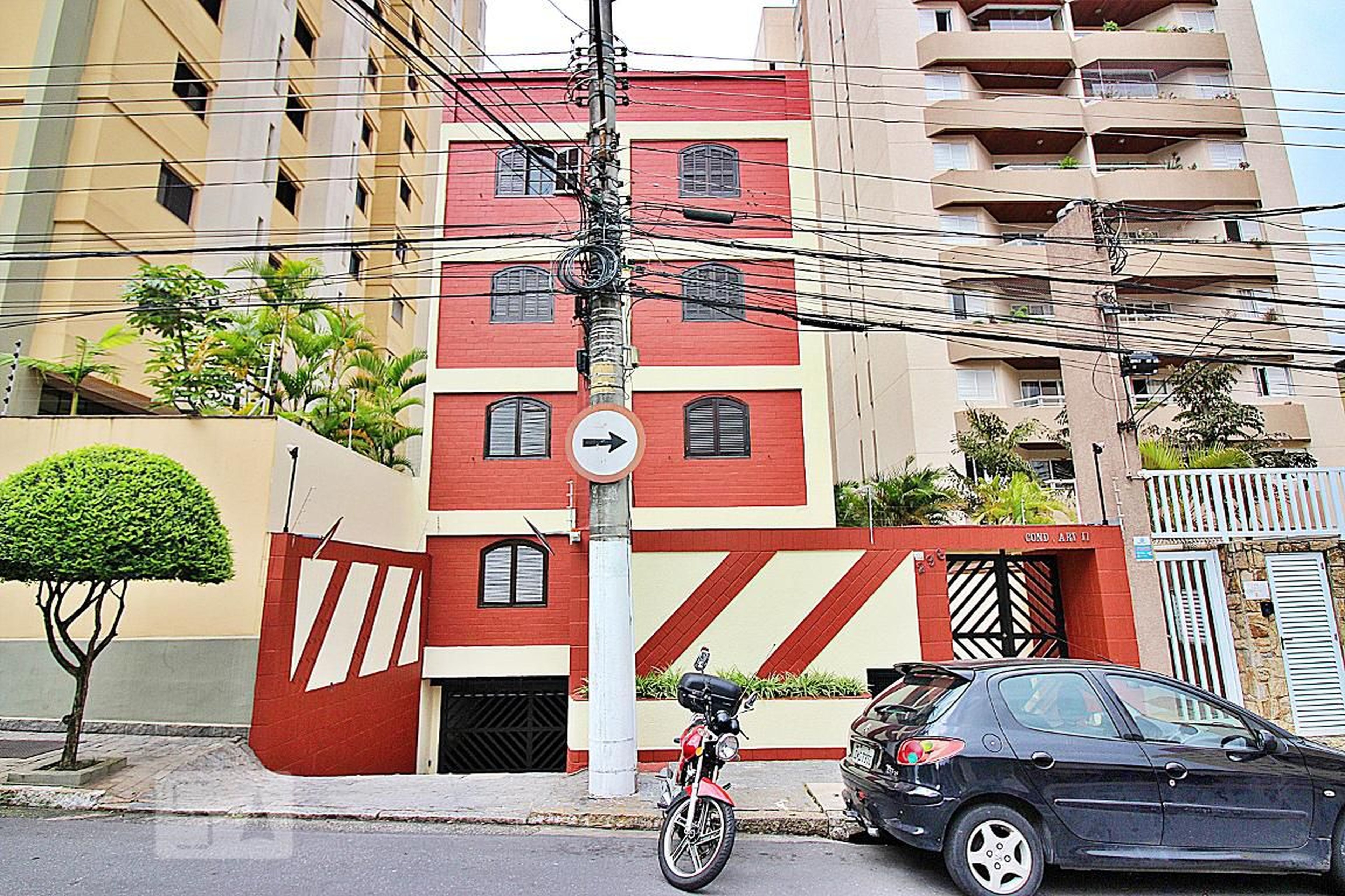 Fachada Condomínio em Rua Brasílio Machado, 296