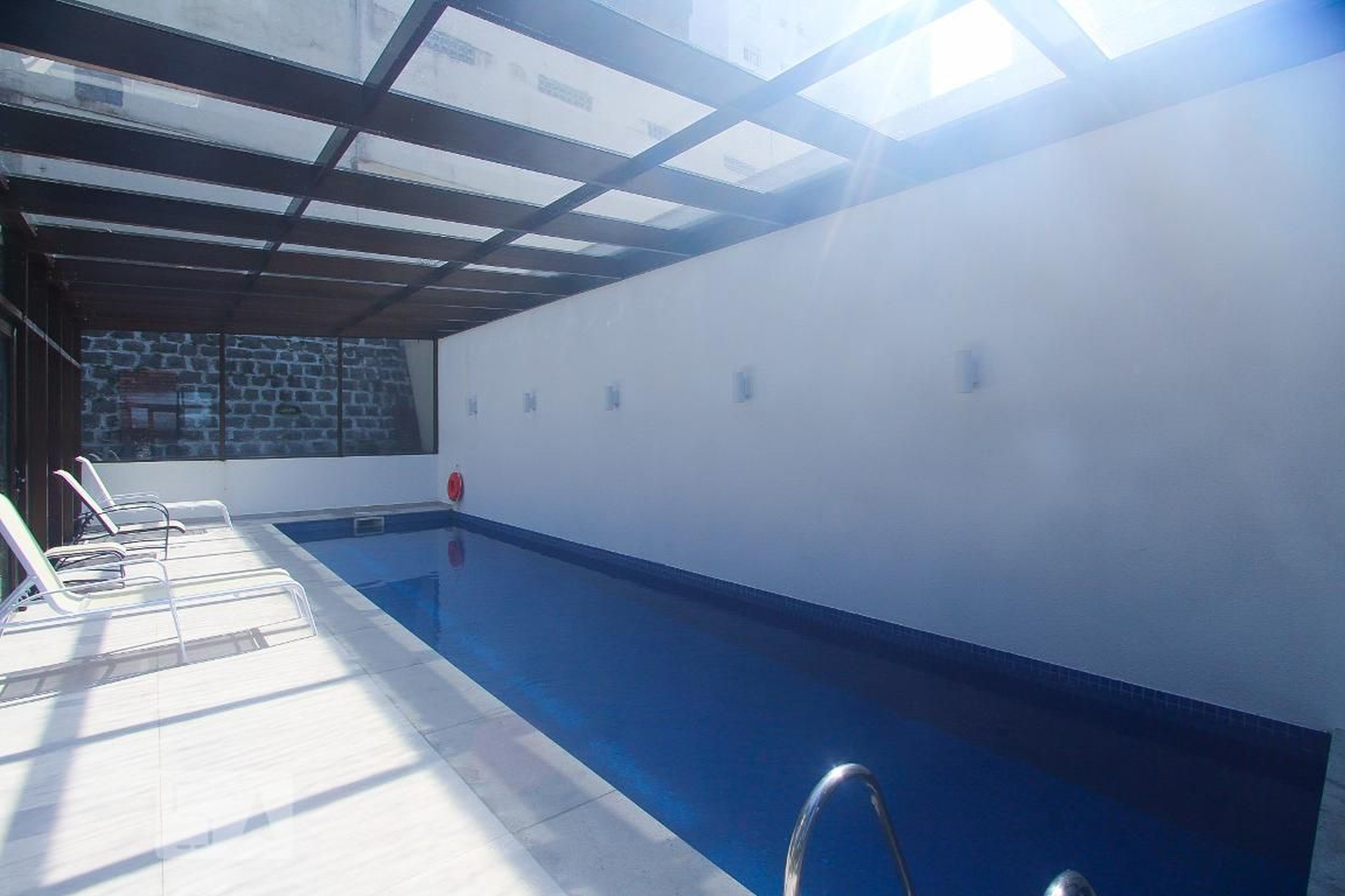 PISCINA COBERTA - LUMIERE