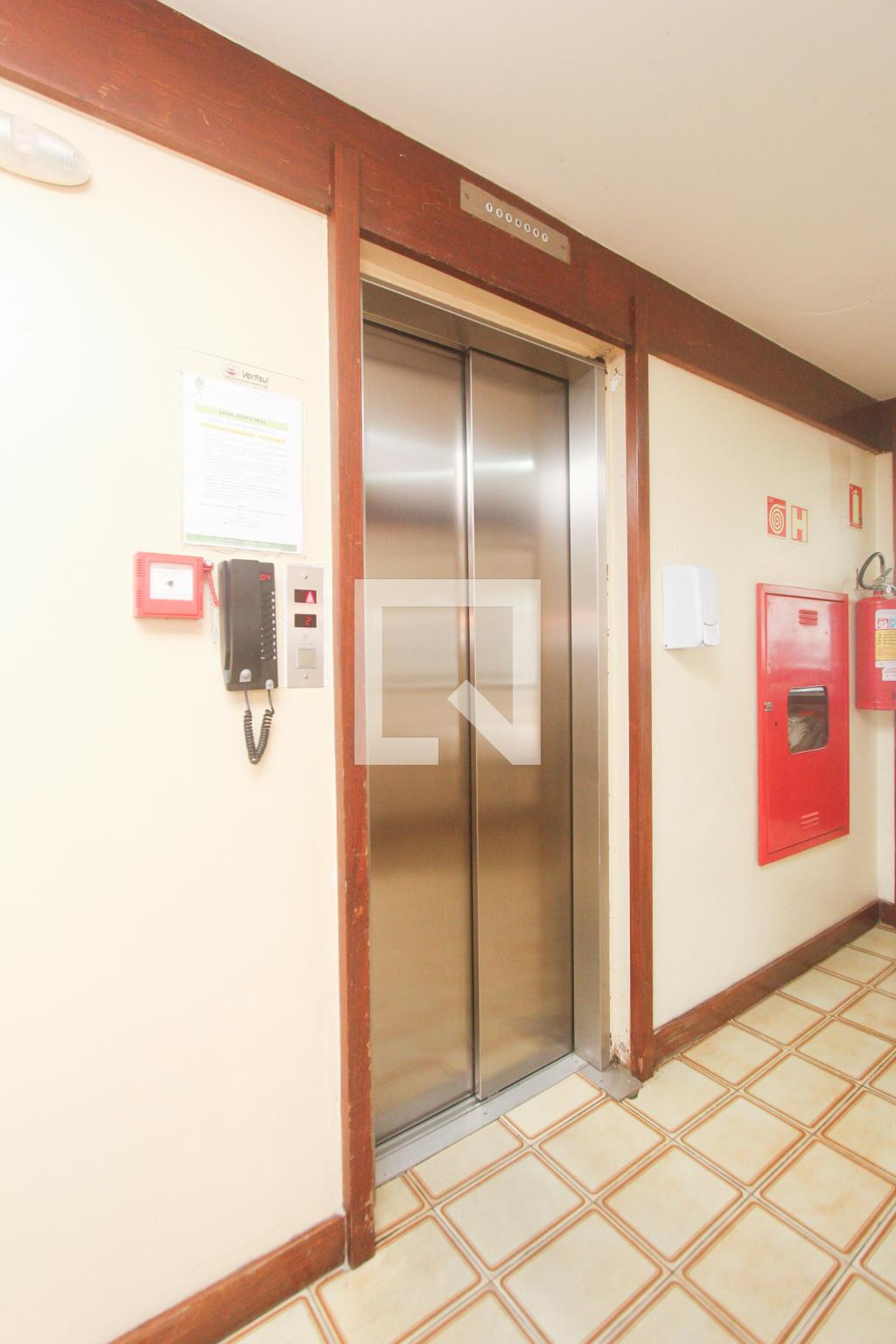 ELEVADOR - Edifício Porto Real