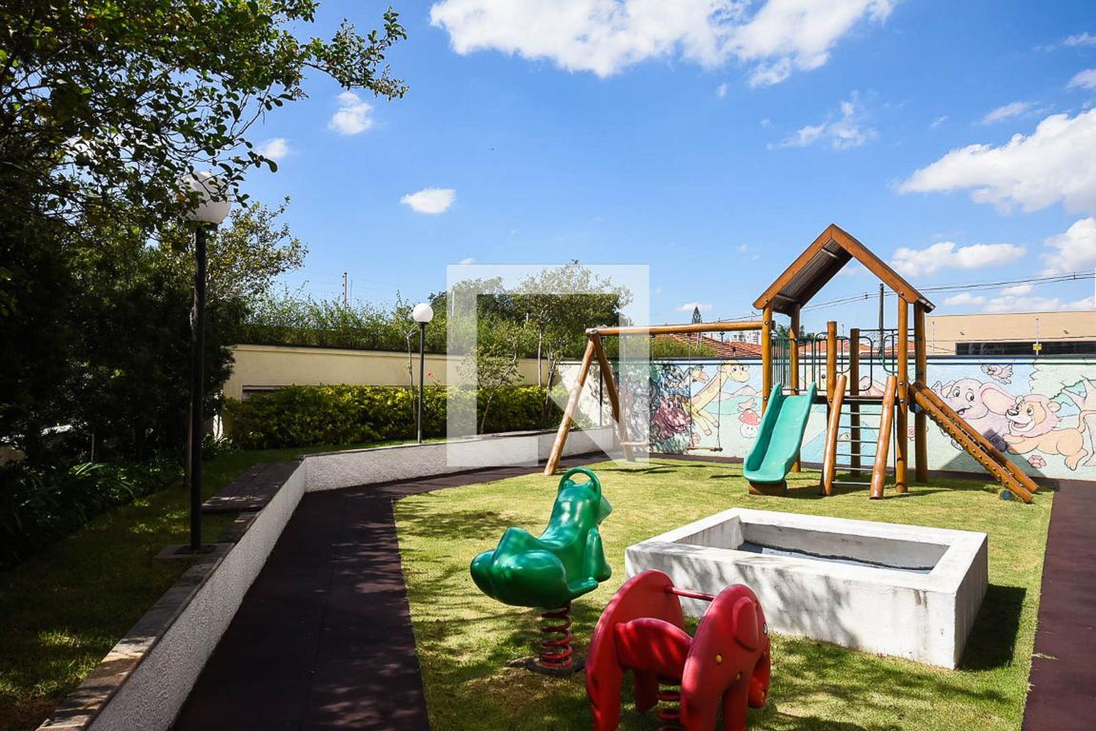 Playground - MONTREAUX