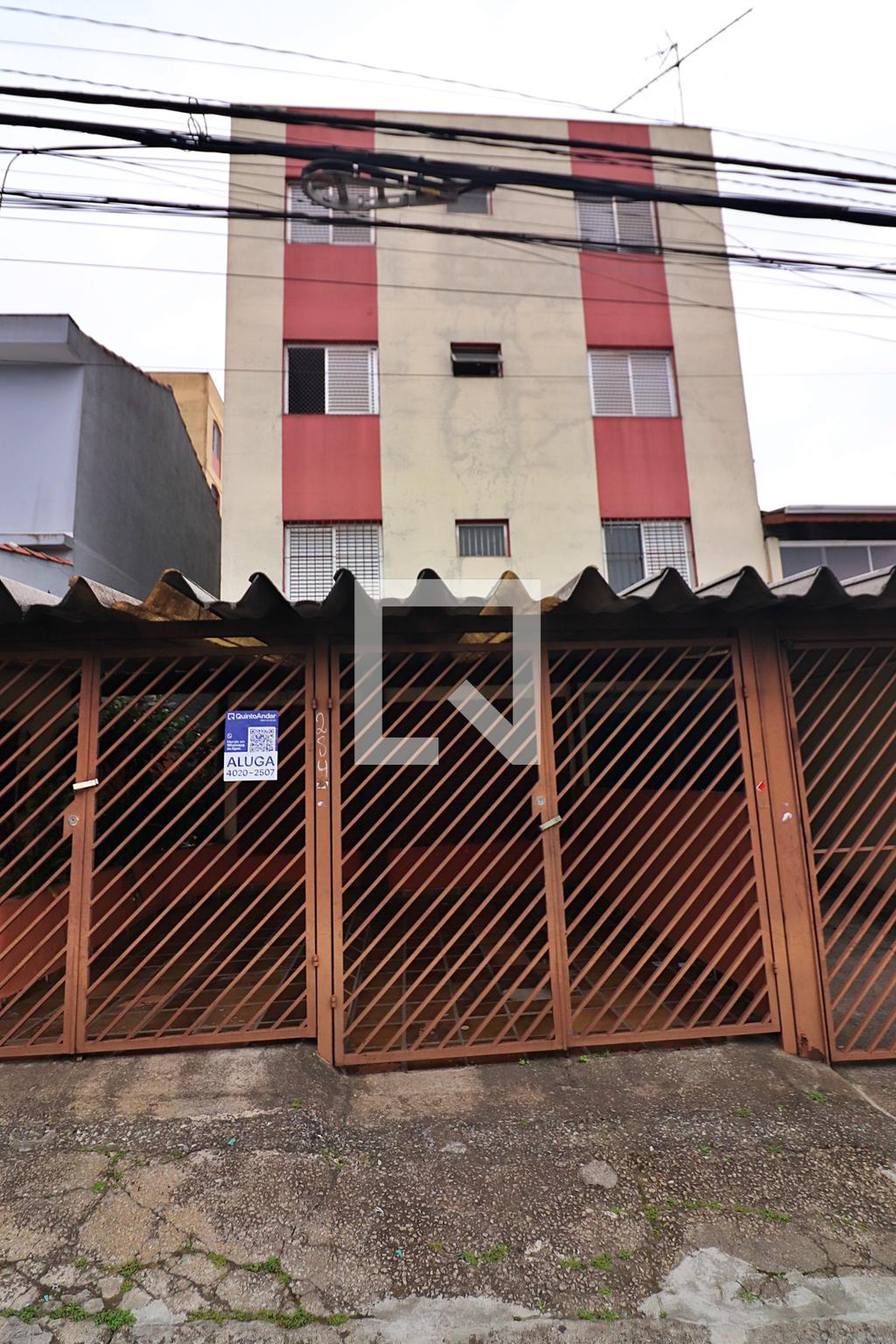 Fachada Condomínio em Rua General Olímpio Mourão Filho, 284