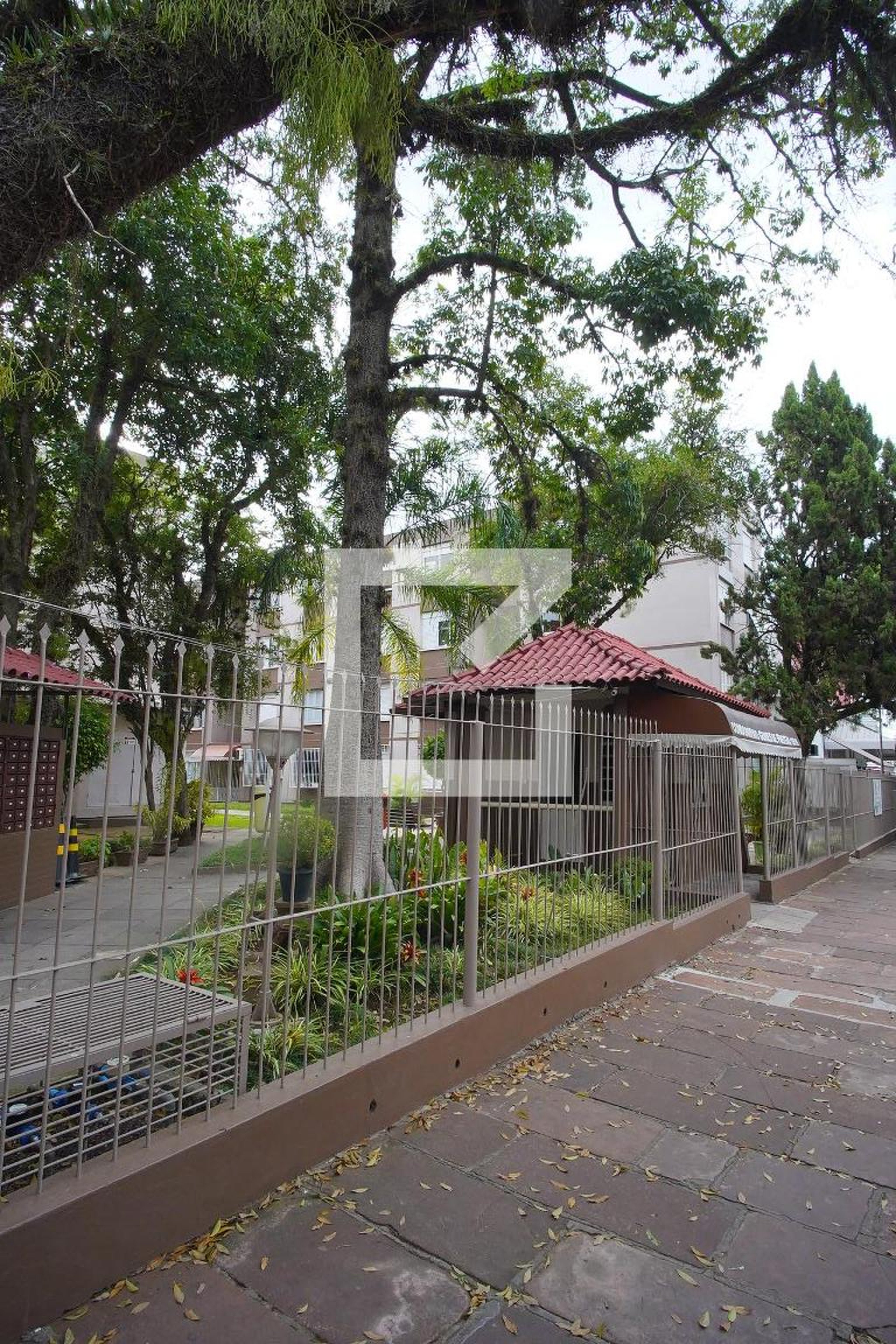 Fachada Condomínio em Rua Gomes de Freitas, 191