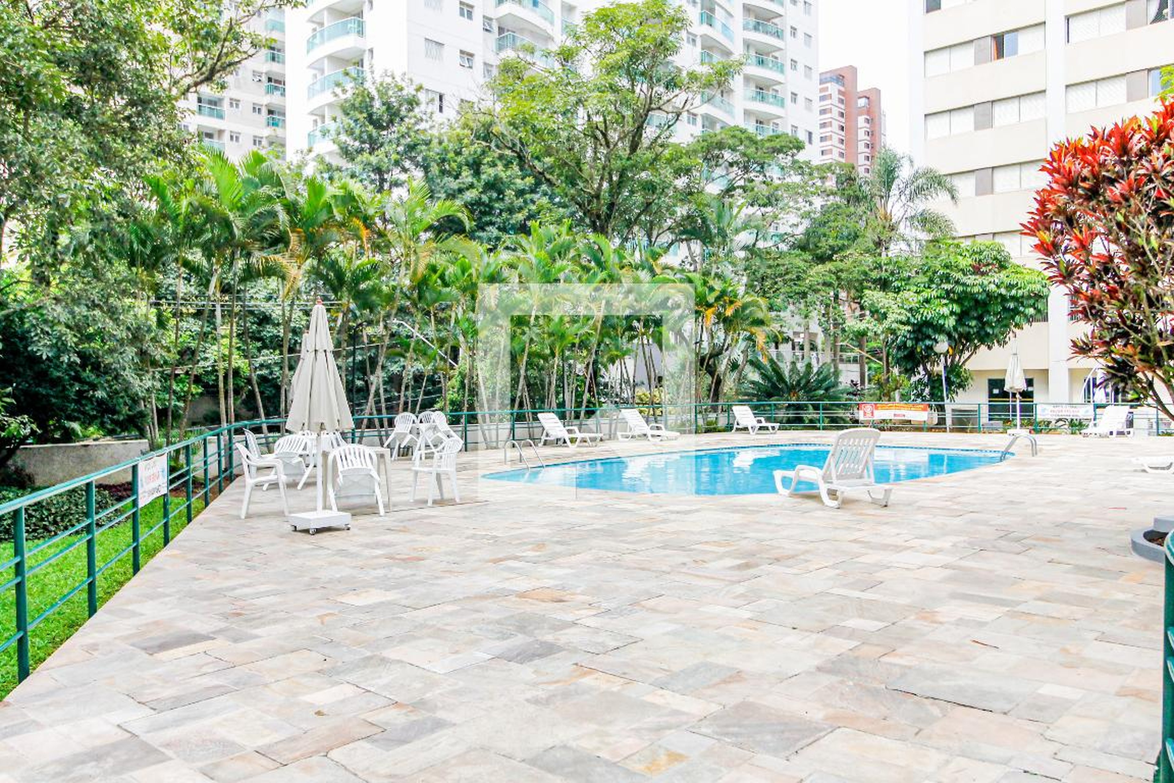 Piscina - Esplanada Granja Julieta