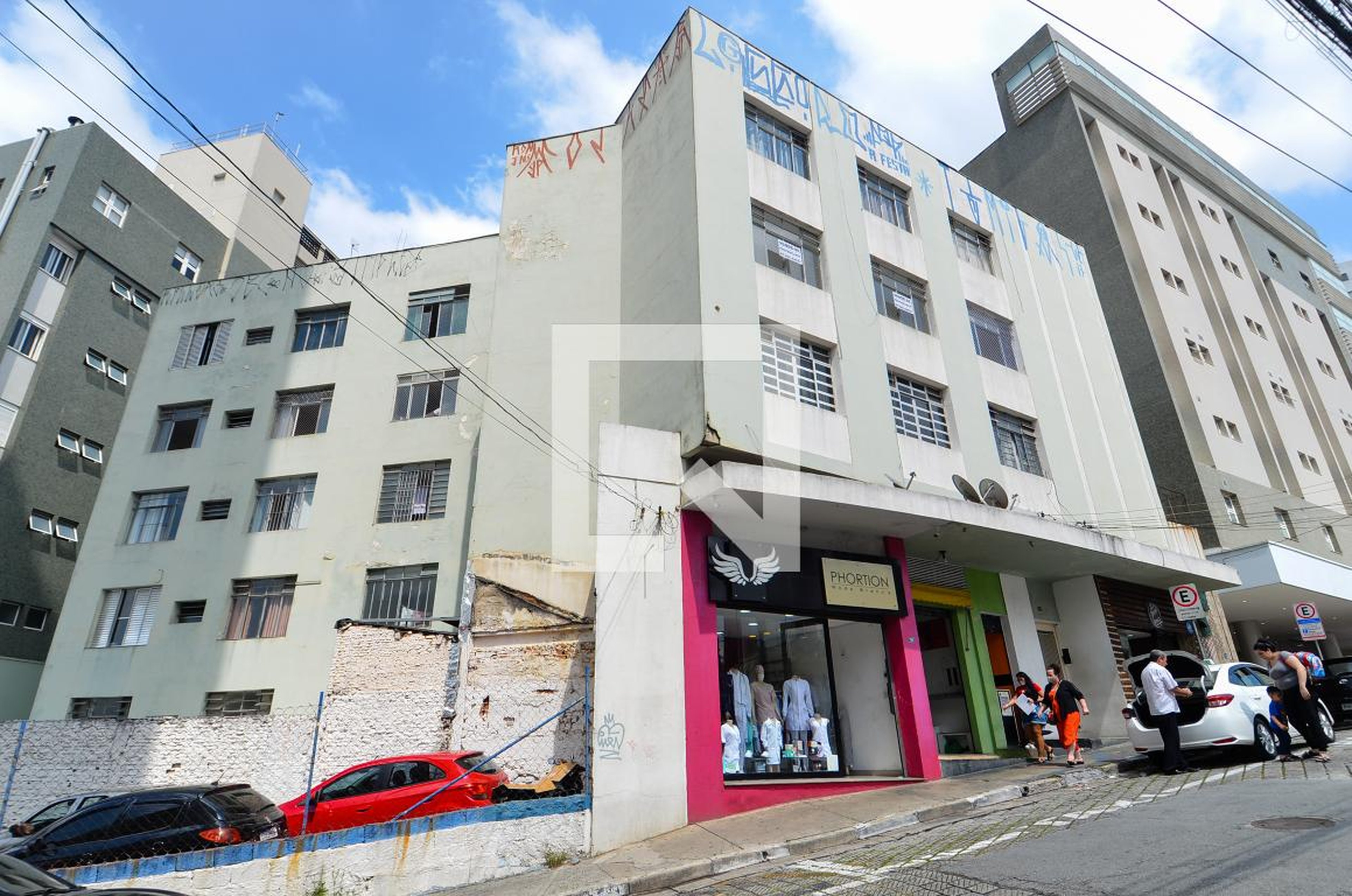Fachada do Prédio Condomínio em Rua Coronel Portilho, 102