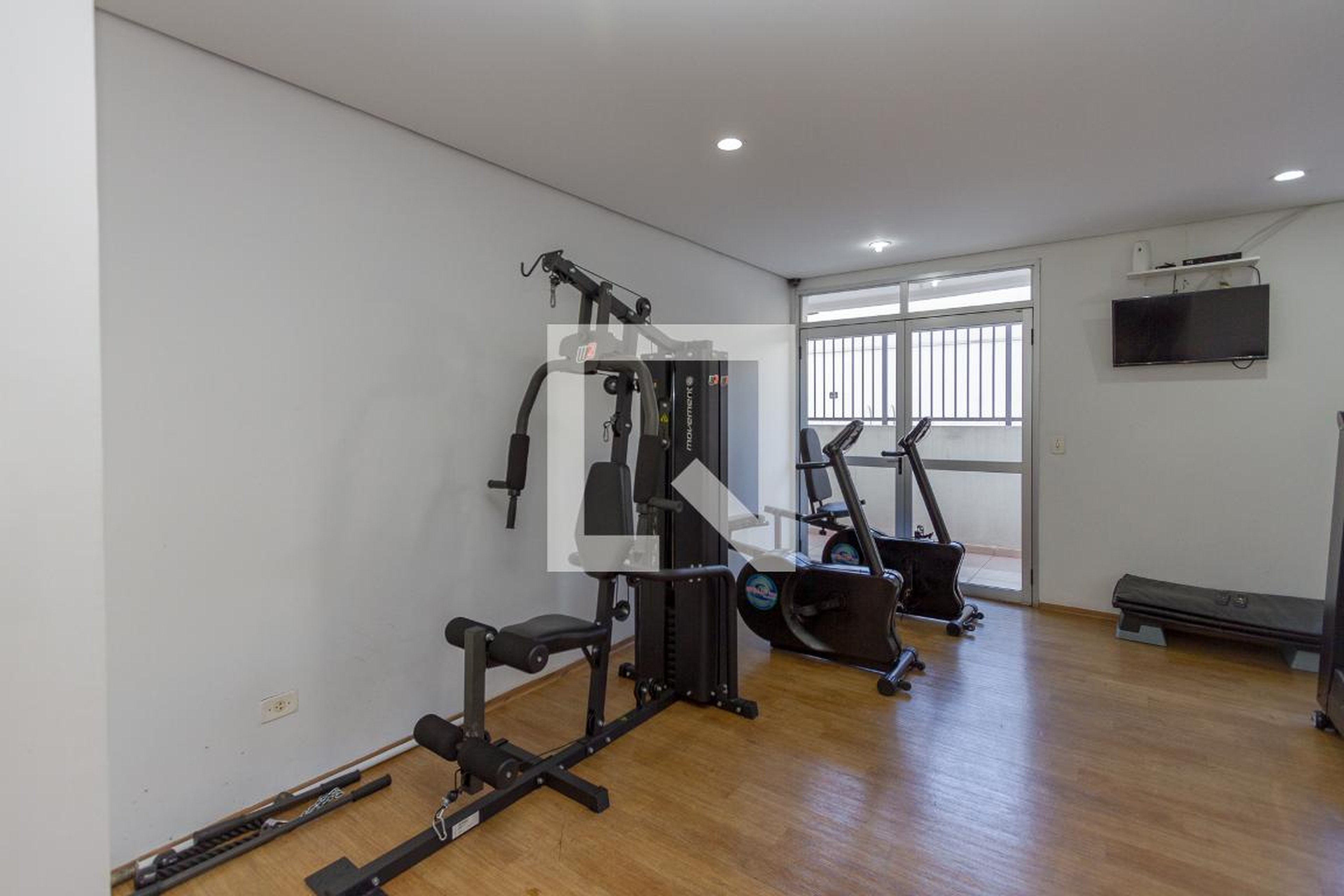 Academia - Side Park