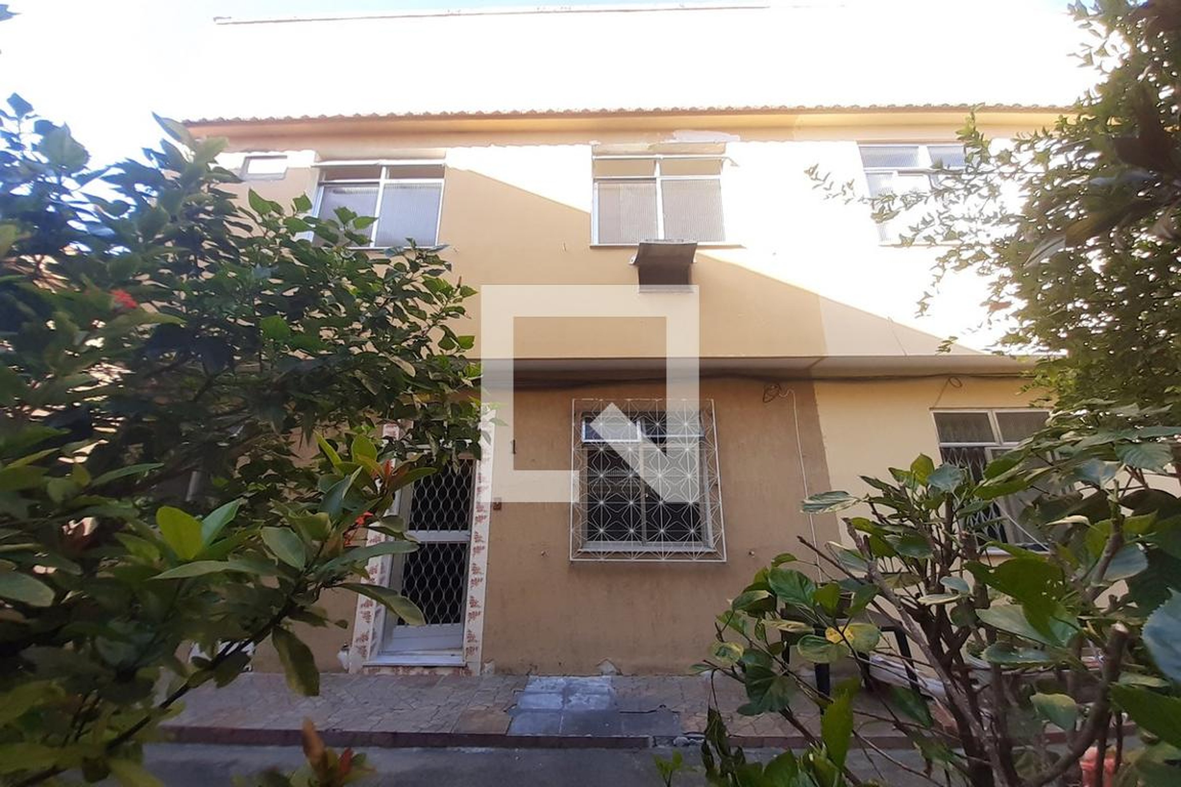Fachada Condomínio em Rua Honório, 1216