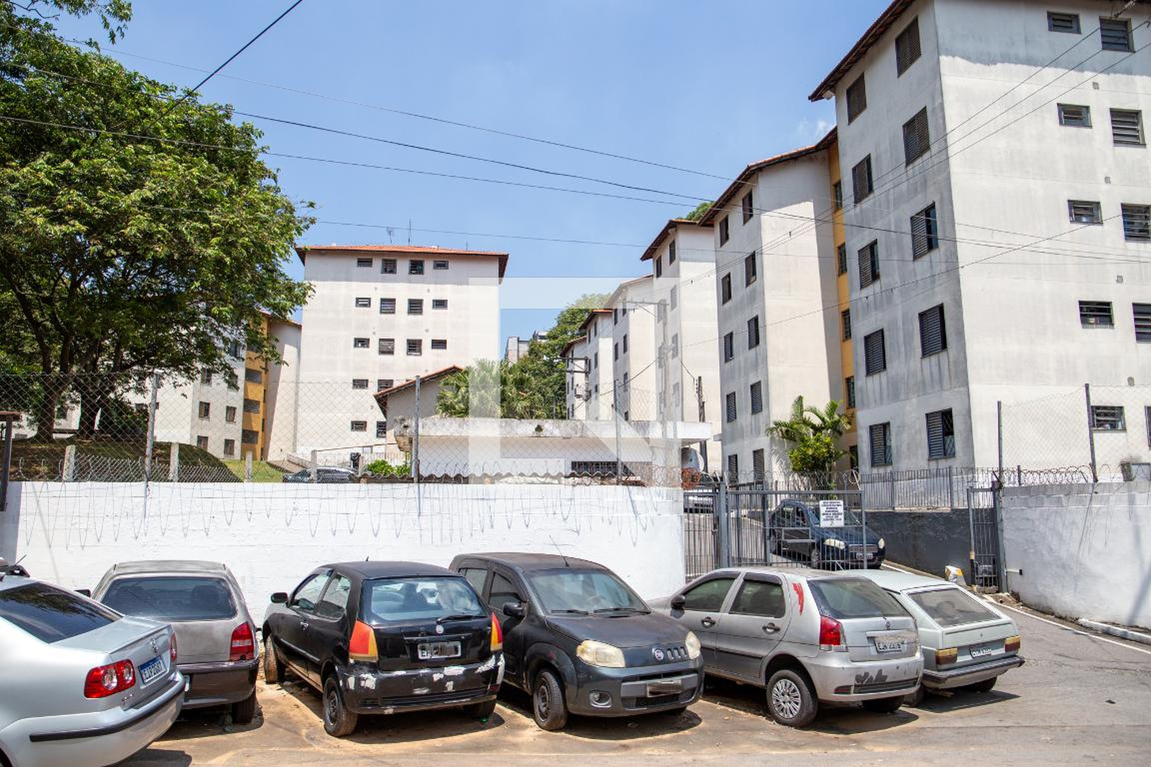 Fachada do Condomínio Condomínio Piratininga 2