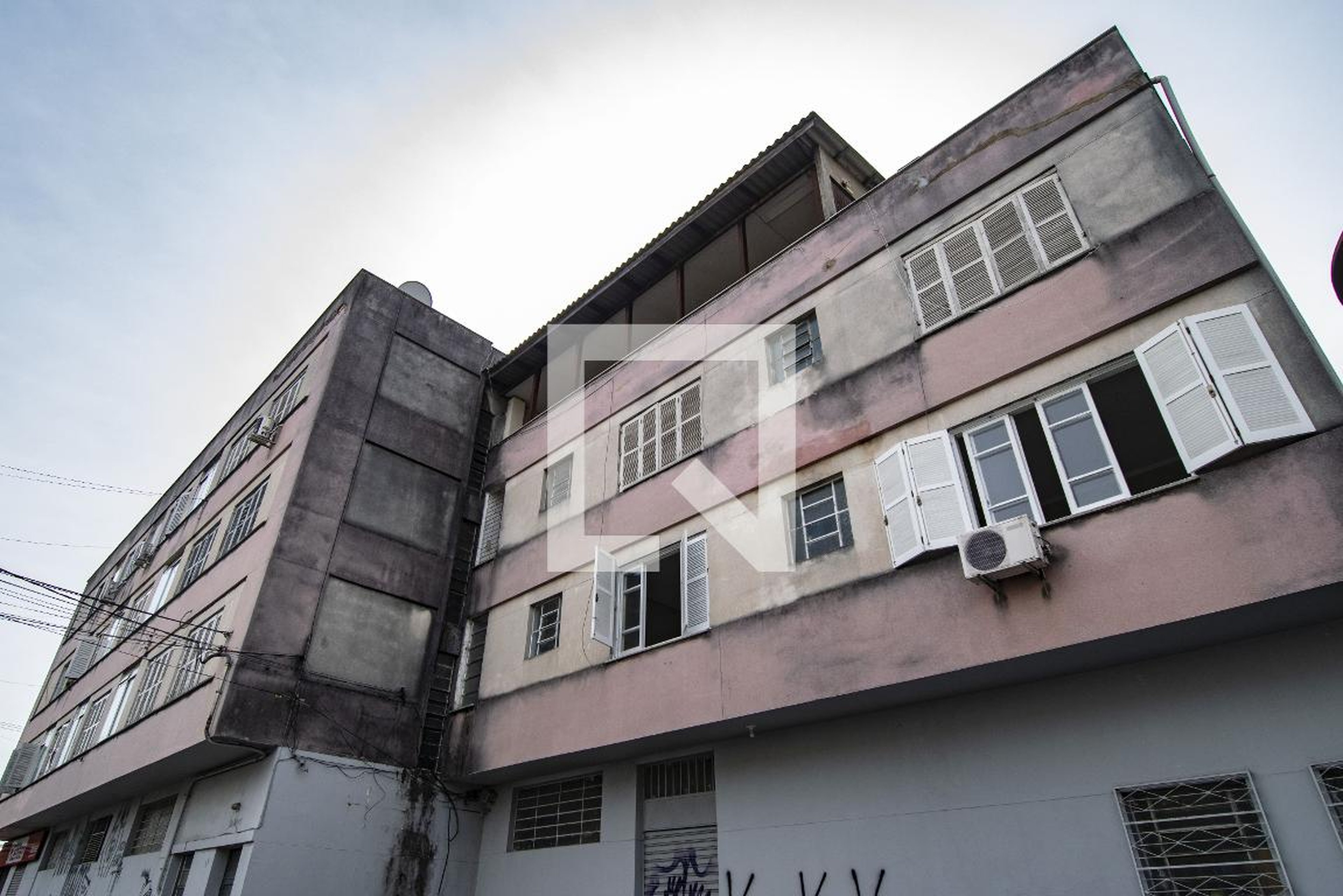 Fachada do Prédio Condomínio em Avenida João Wallig, 28