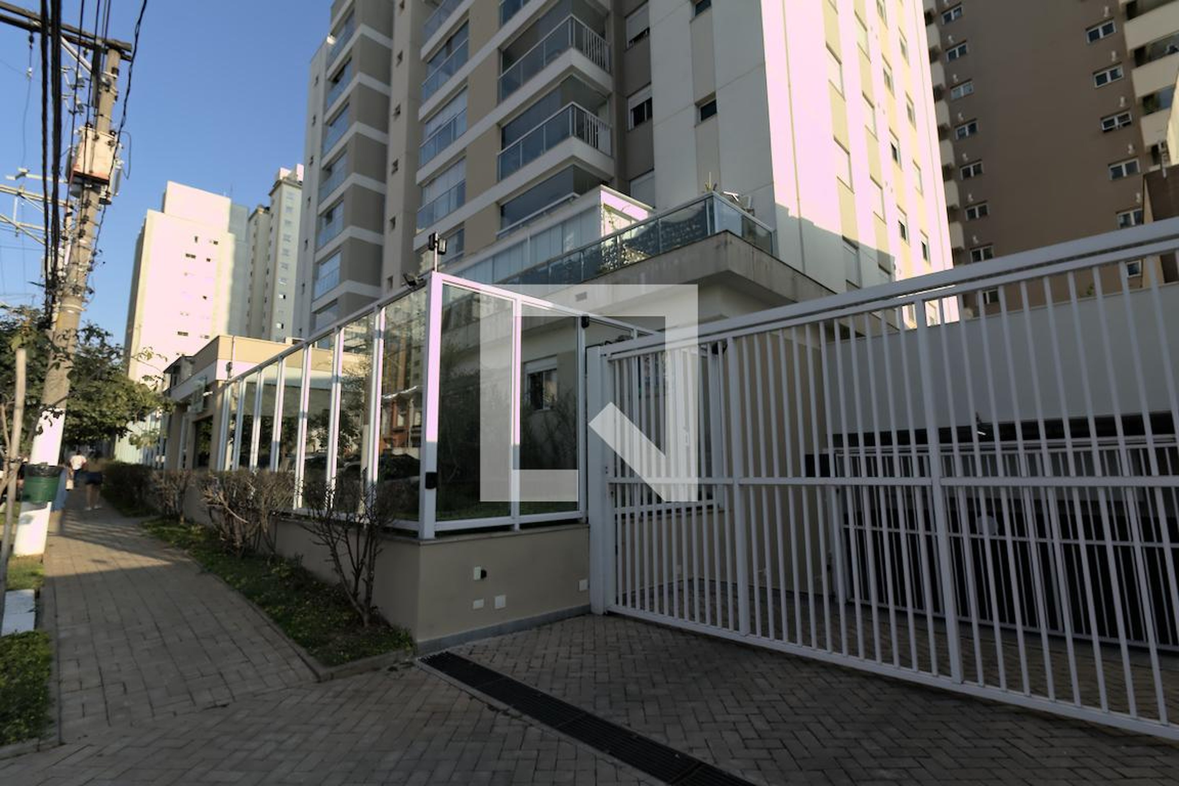 Fachada Condomínio em Rua Ministro Ferreira Alves, 803