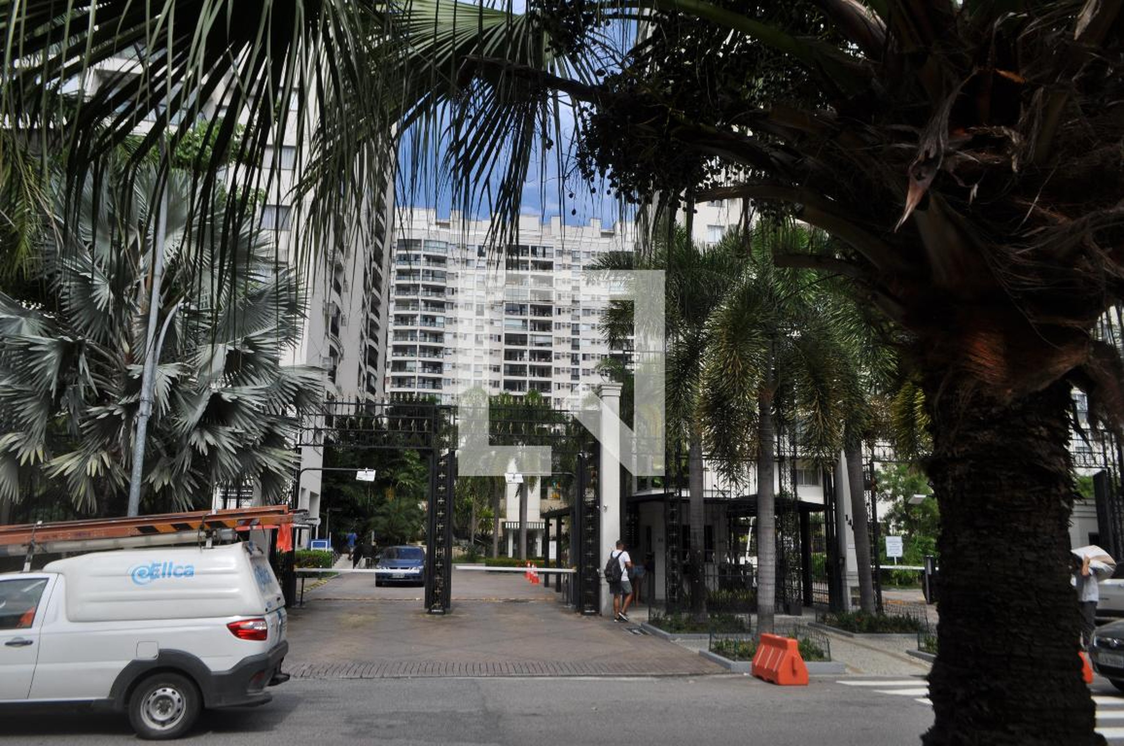 Fachada do Condomínio Condomínio Maayan