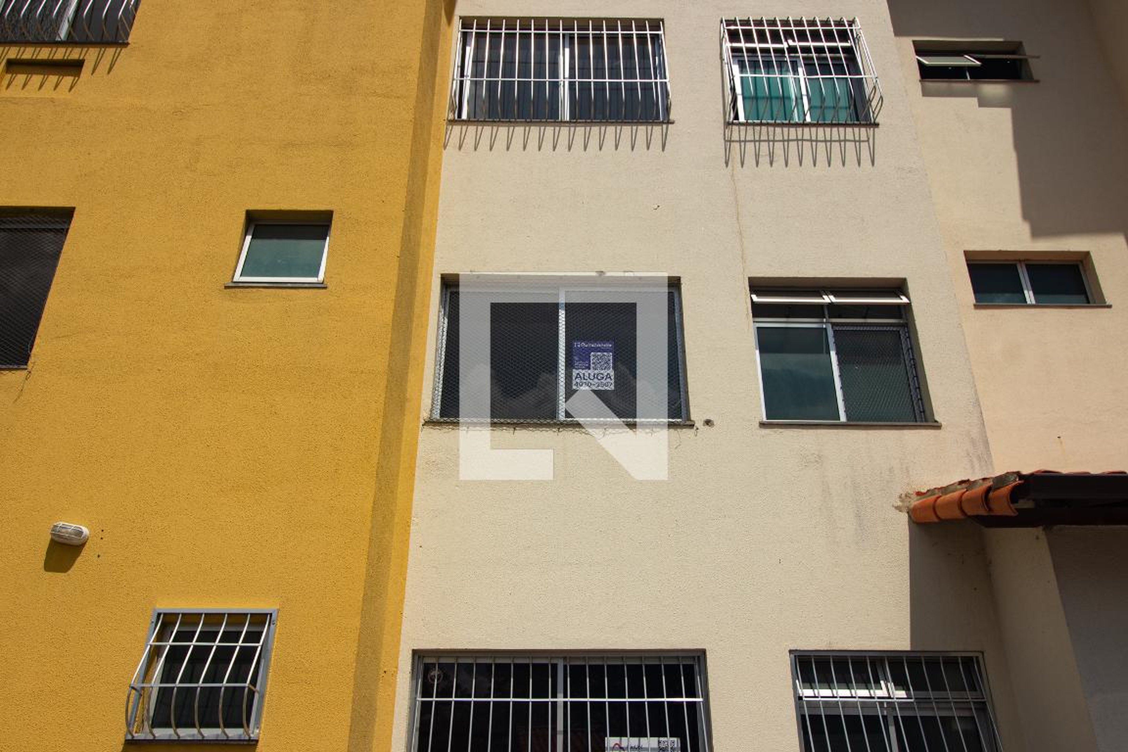 Fachada Condomínio Vivendas dos Rouxinóis