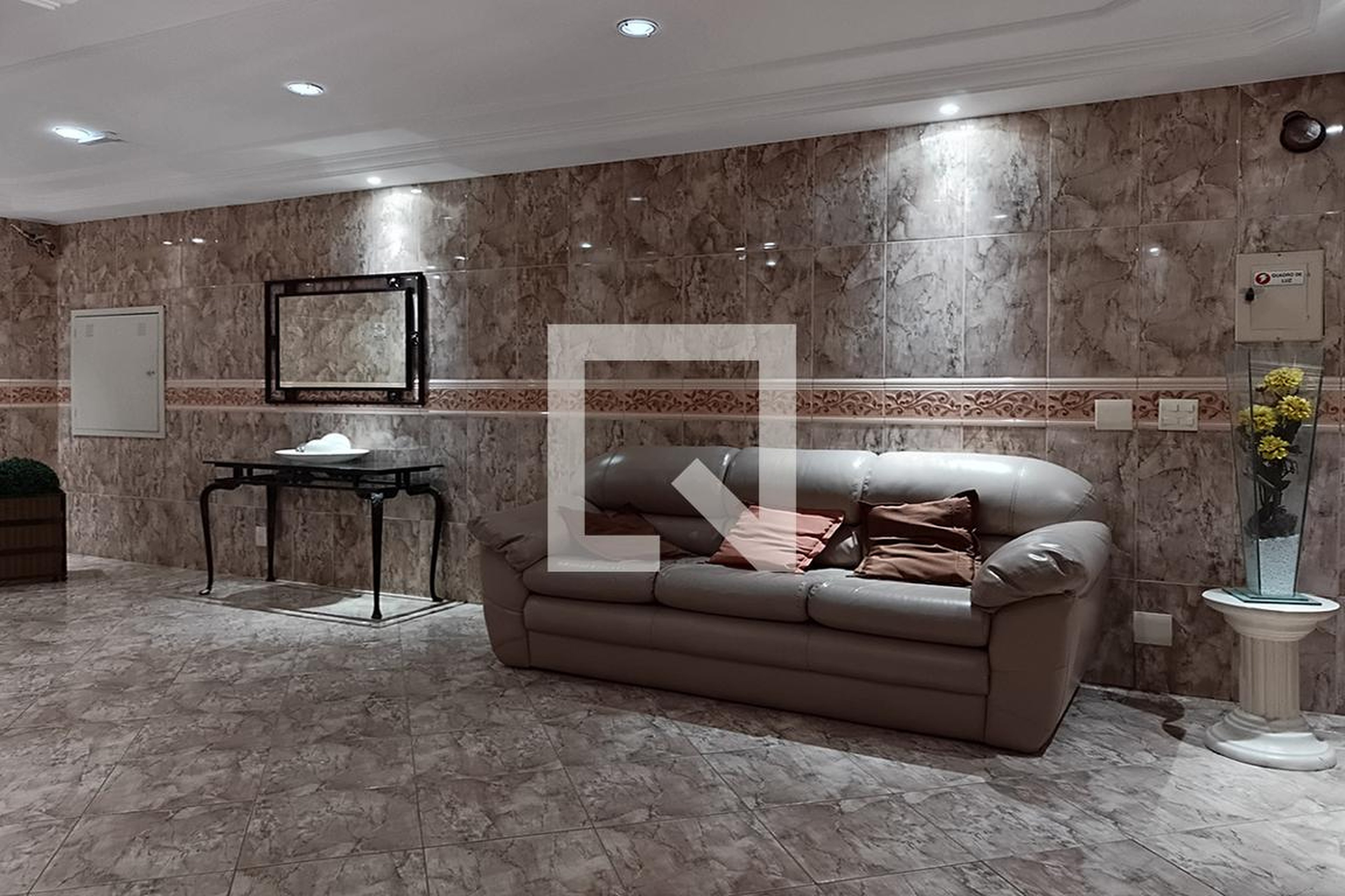 Hall de Entrada - Edifício Solar da Bica