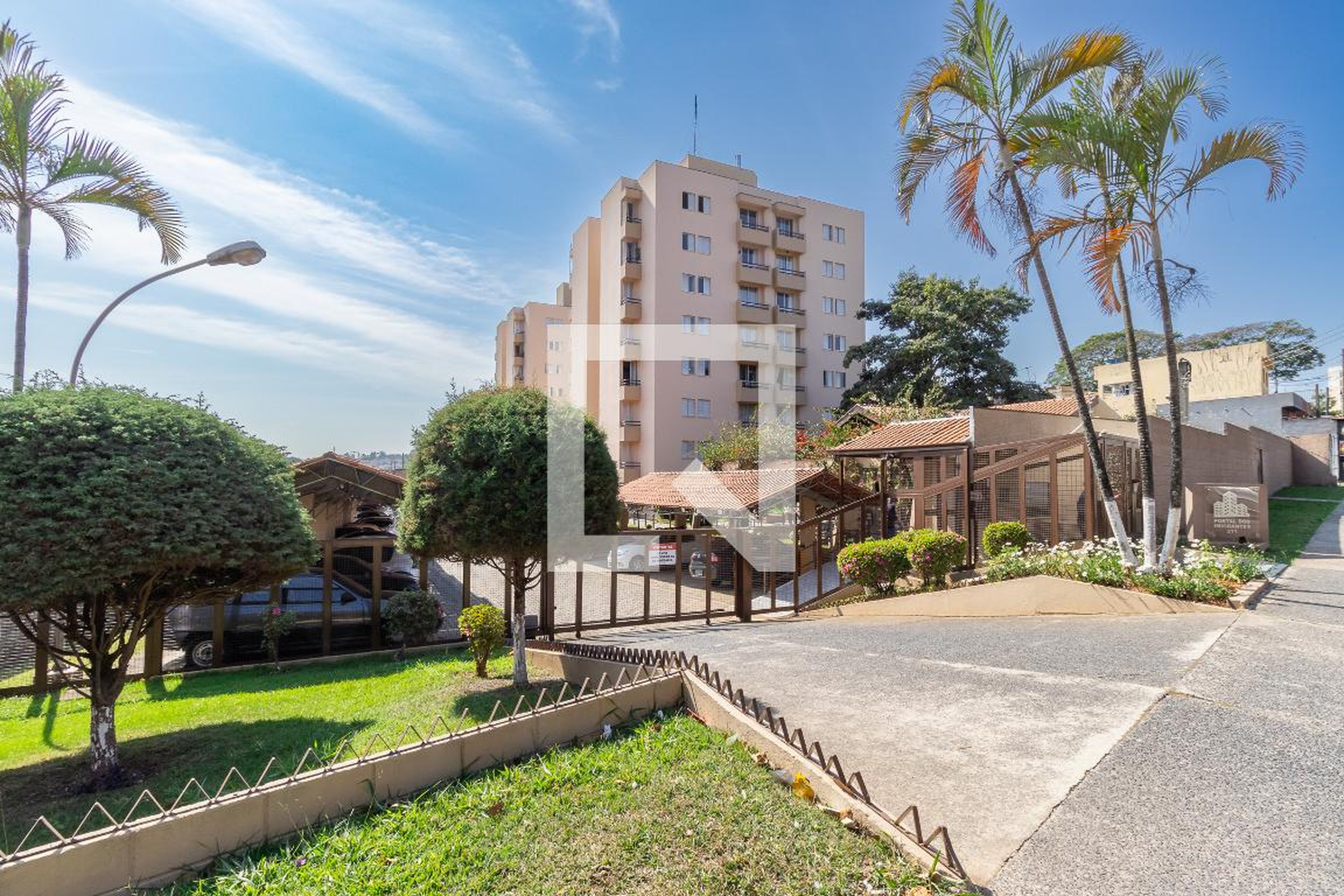 Fachada do Condomínio Condomínio PORTAL DOS IMIGRANTES