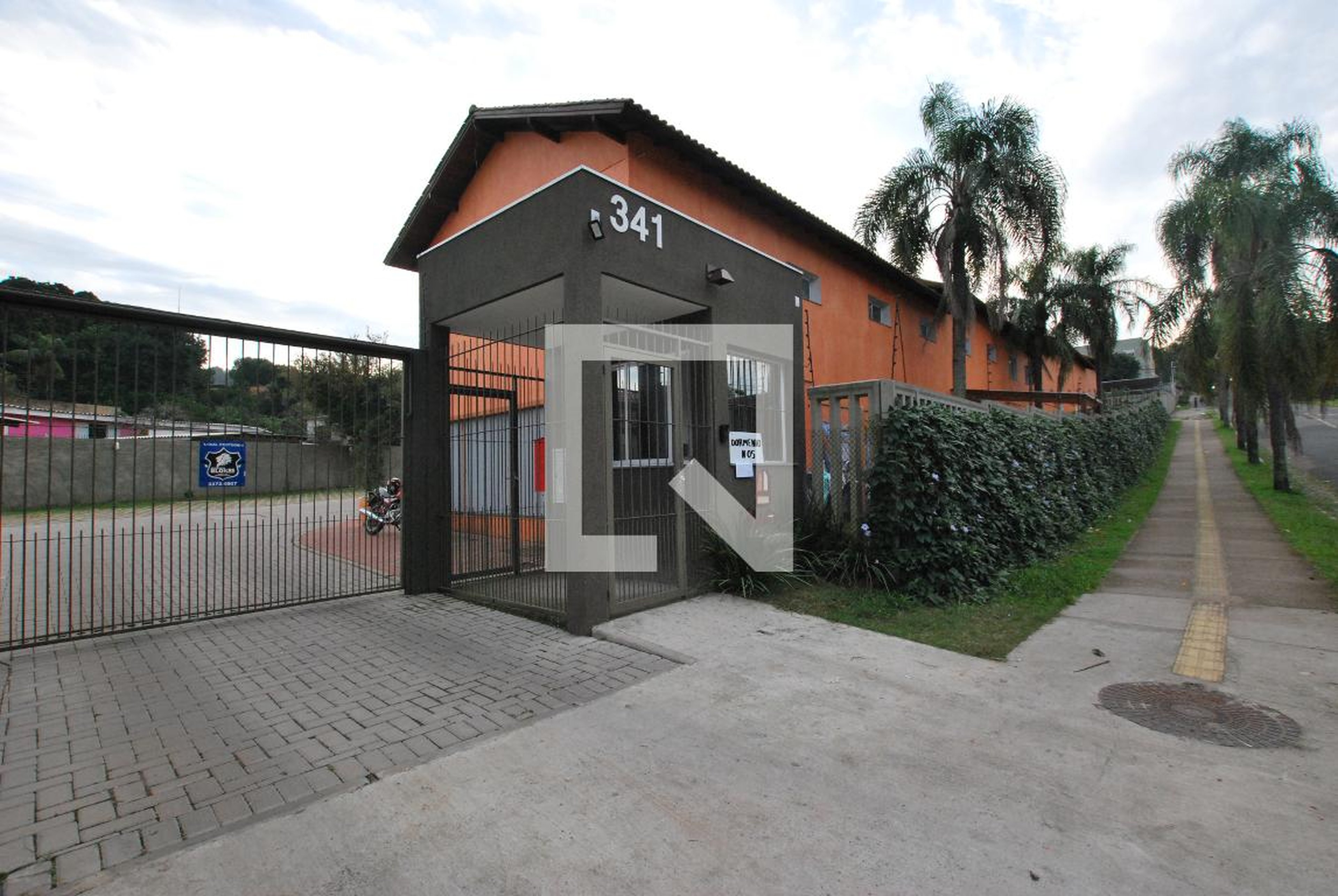 Fachada do Condomínio Condomínio Toscana