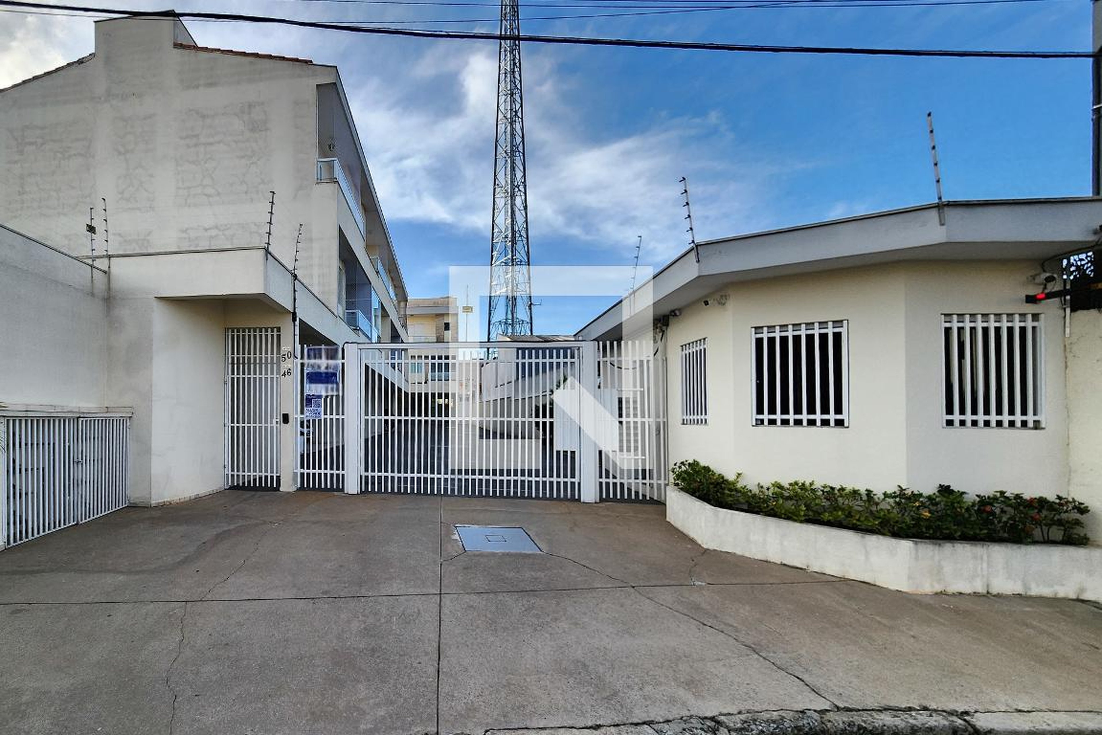 Fachada do Condomínio Condomínio em Rua Doutor Mário Santalúcia, 59