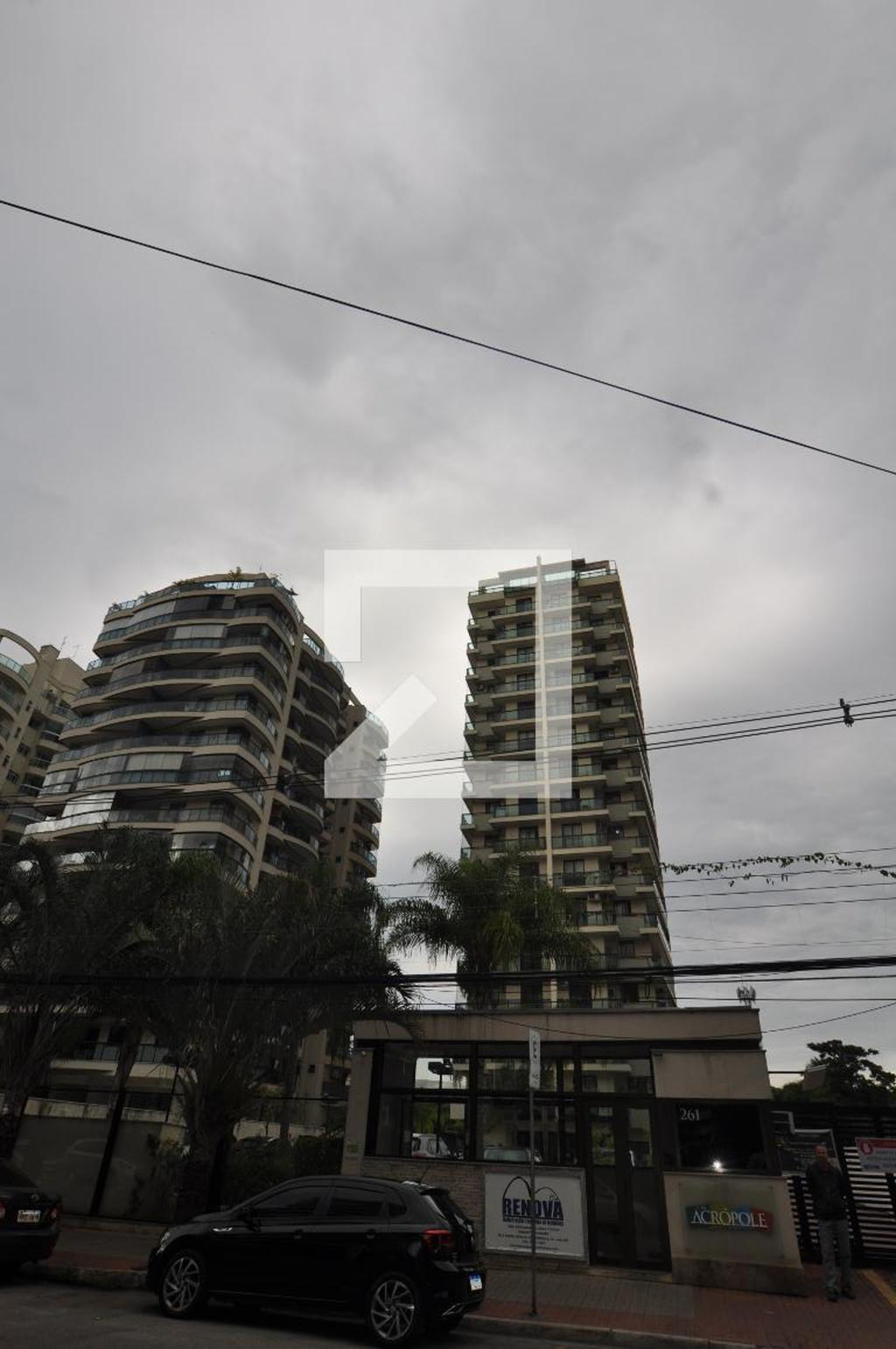 Fachada do Condomínio Condomínio Acrópole