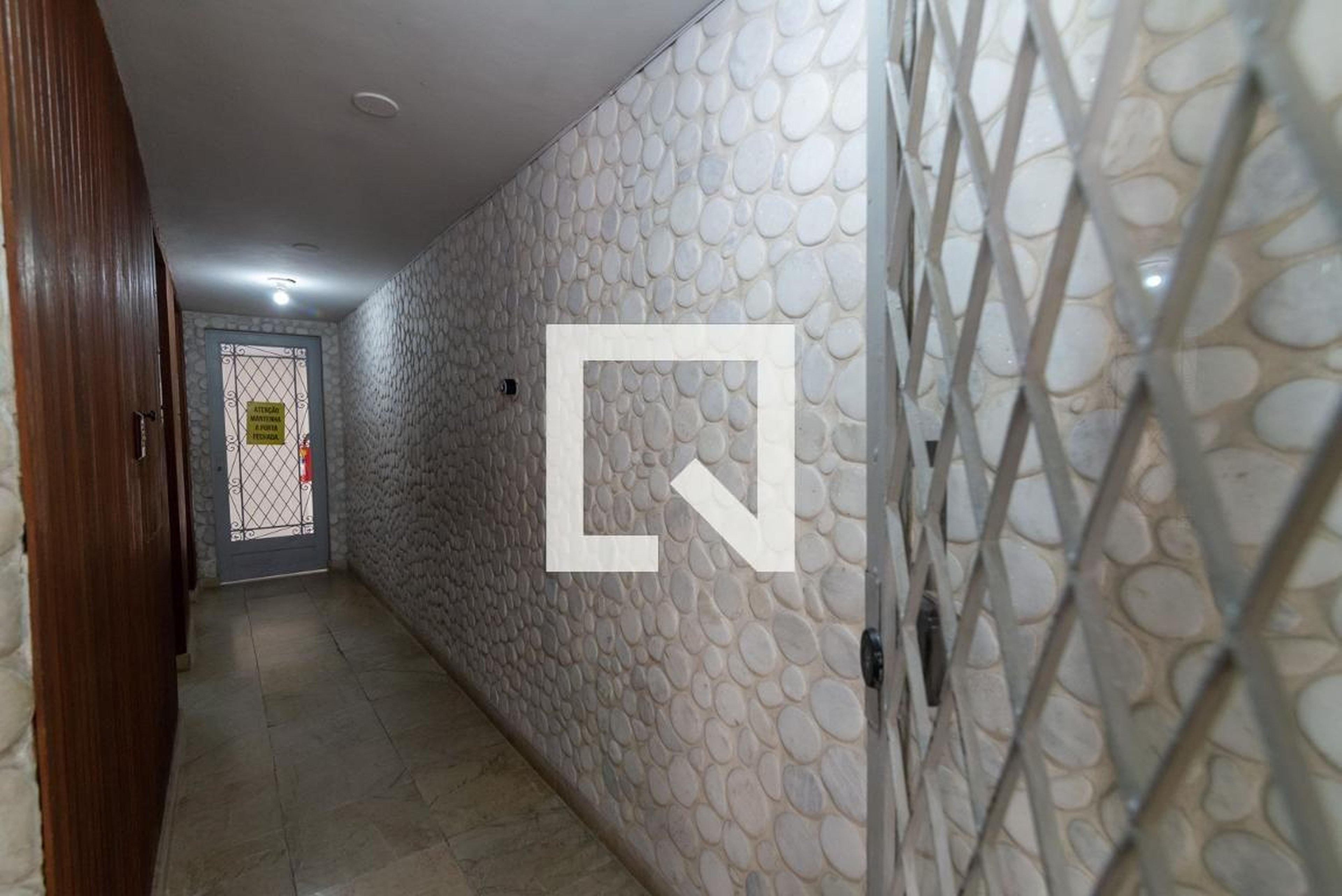Hall - null