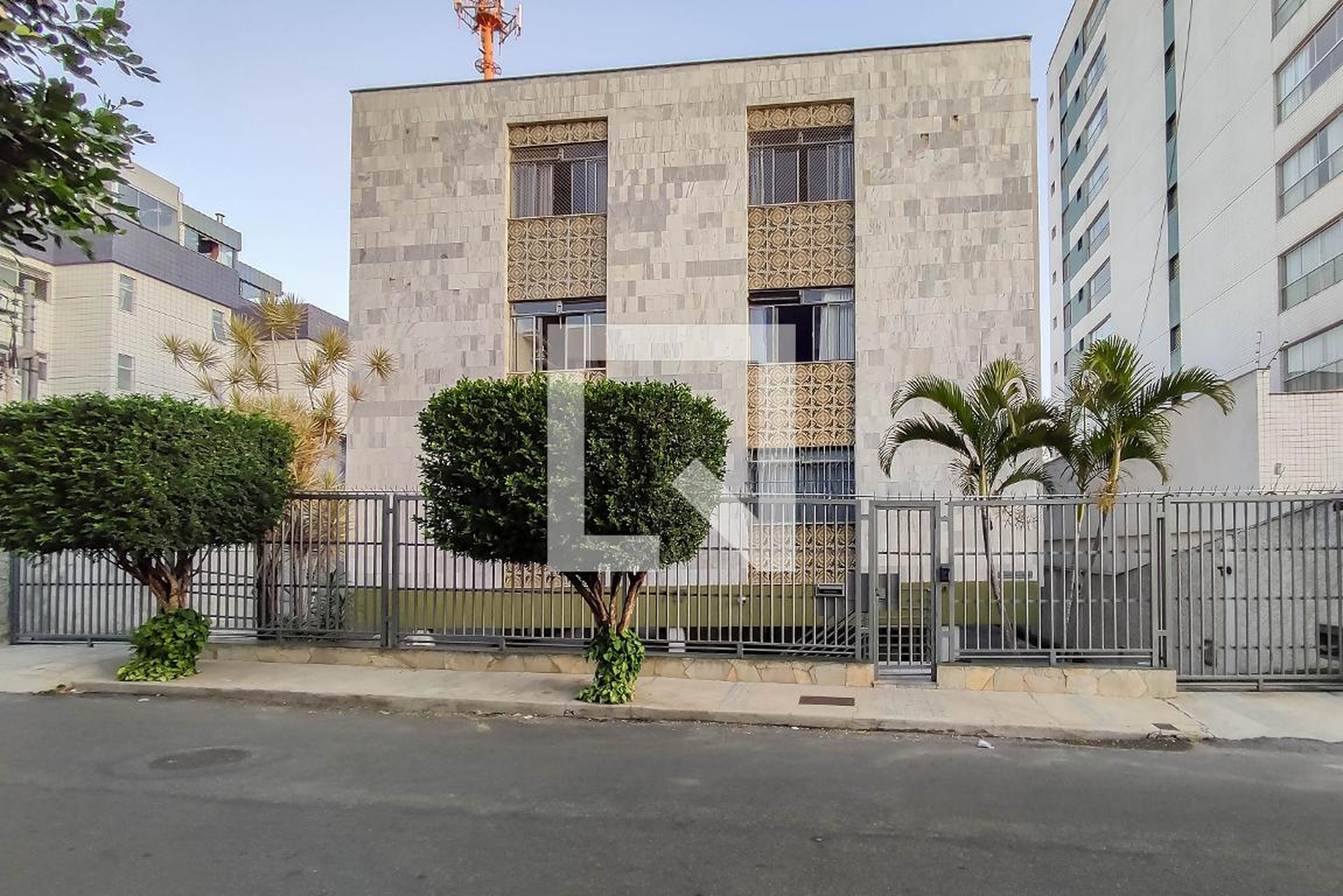 Fachada Condomínio em Rua Tuiuti, 797