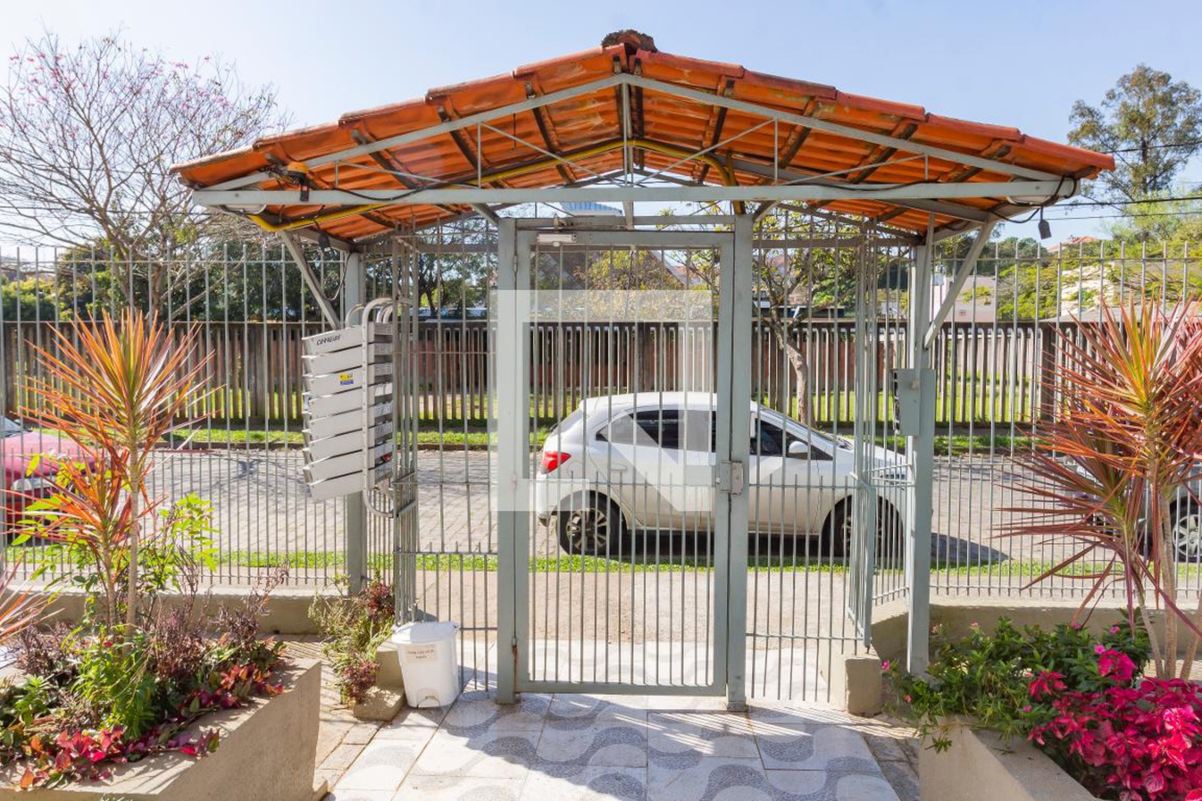 Fachada do Condomínio Condomínio em Rua Orlando Aita, 75