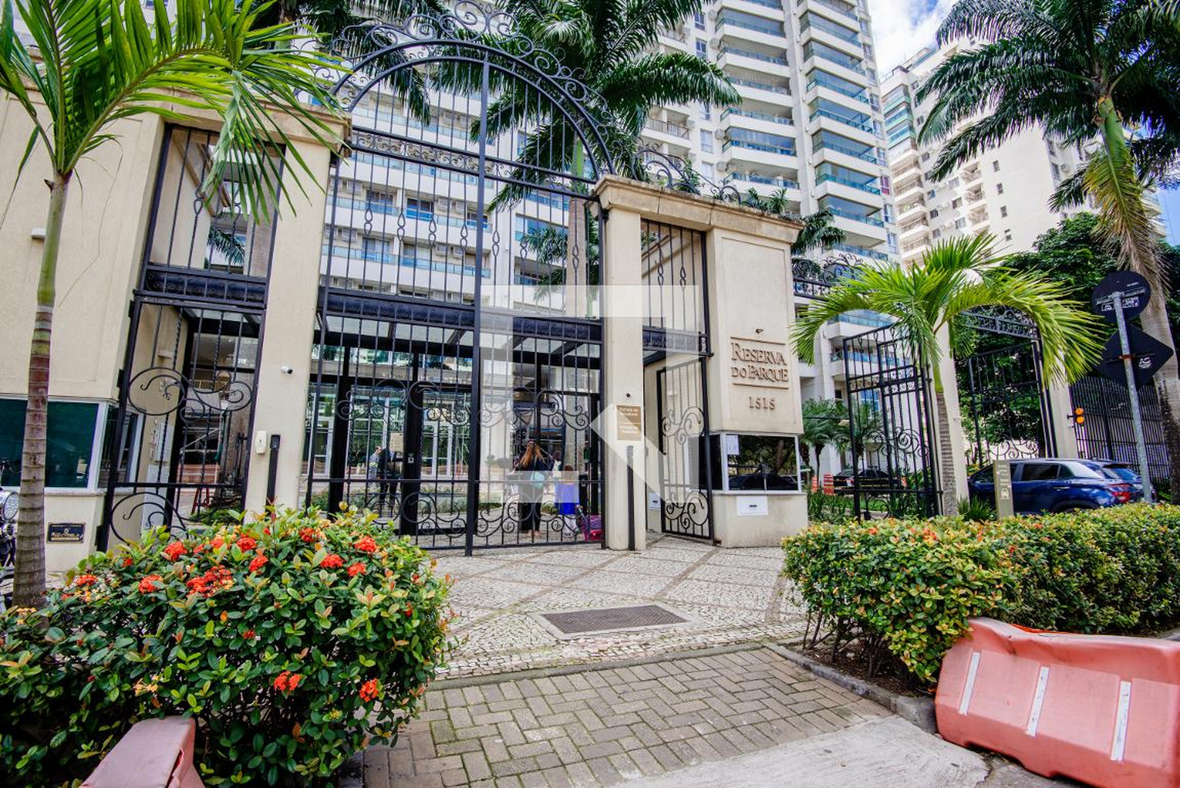 Fachada do Condomínio Condomínio Reserva do Parque