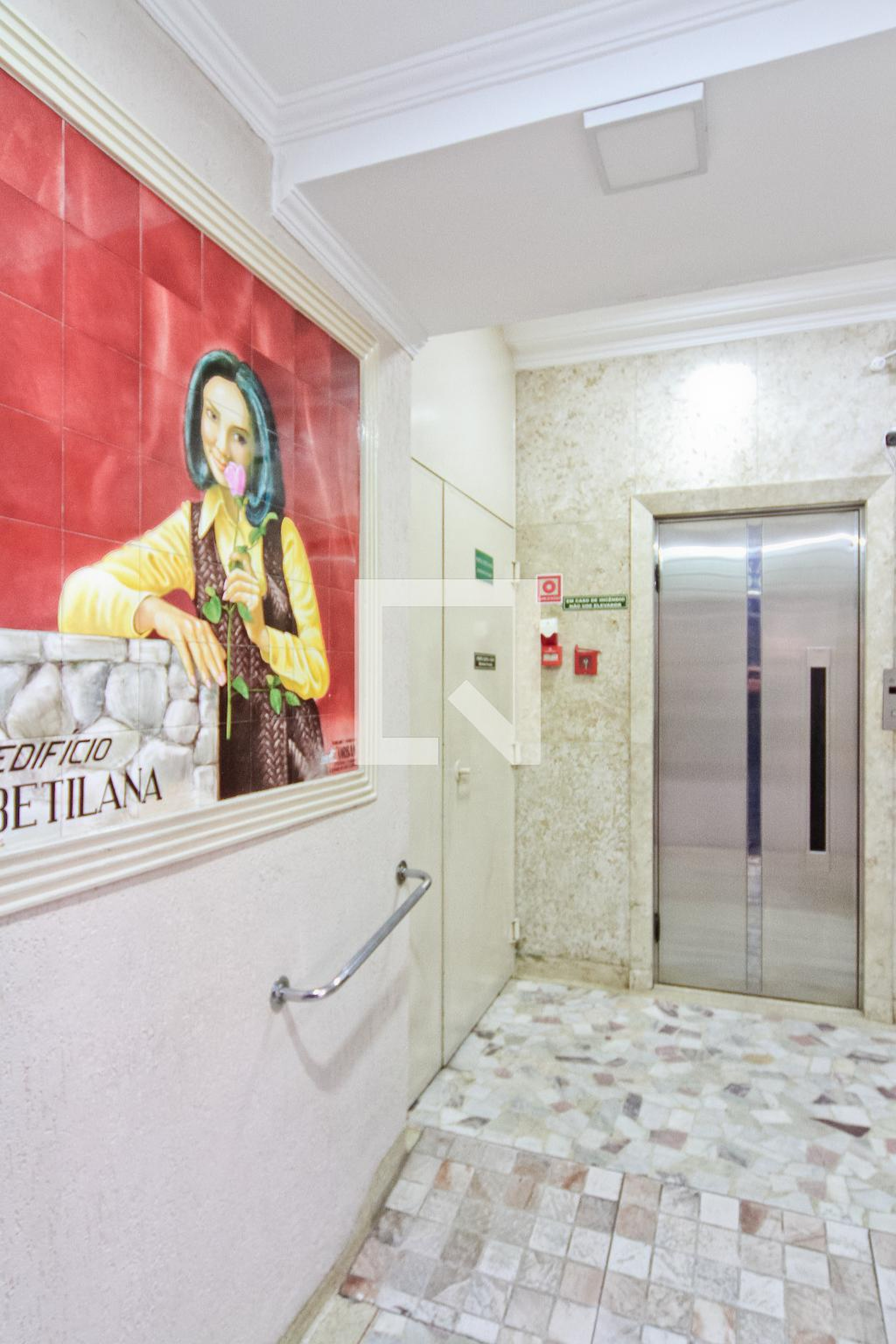 Hall - Betilana