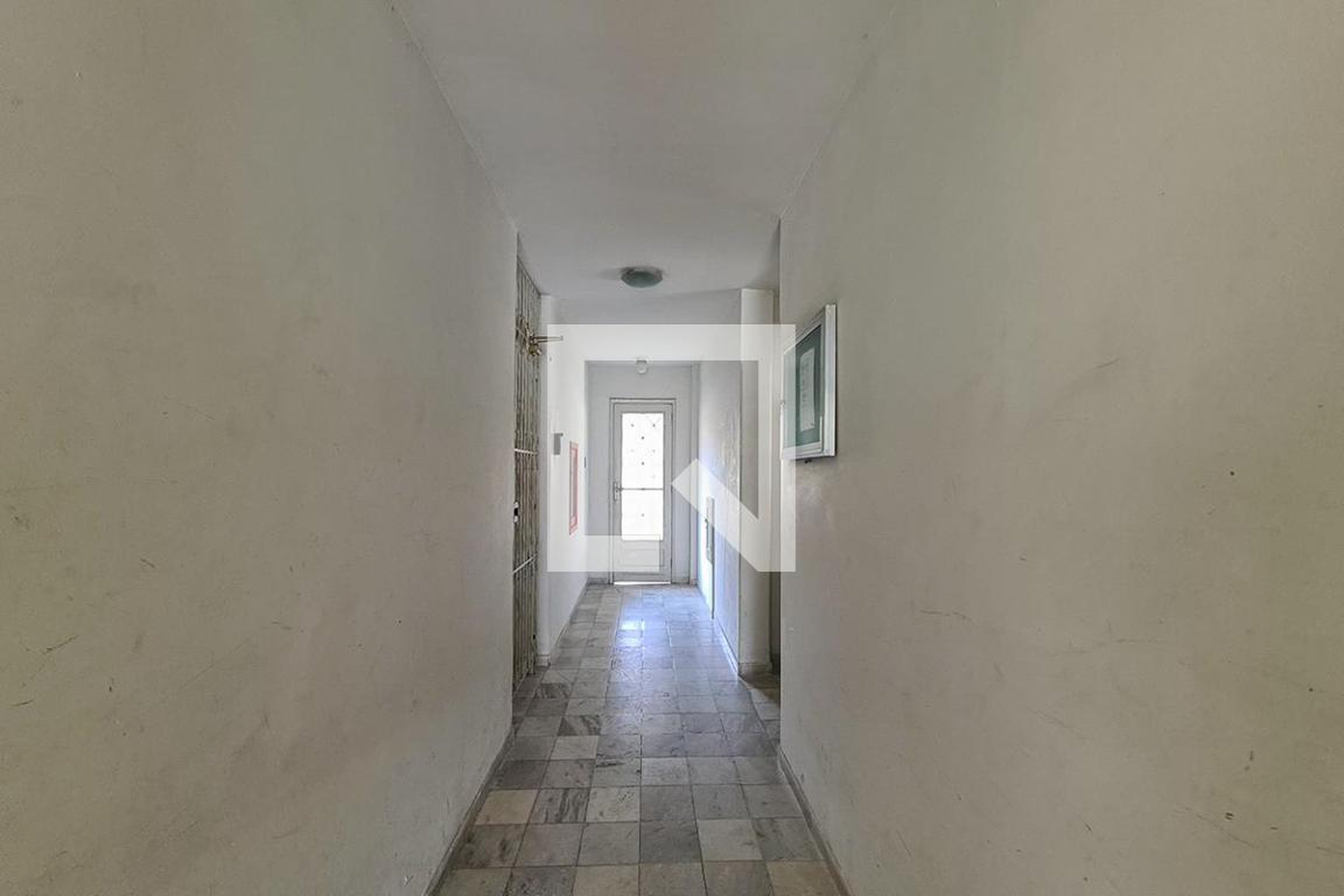 Hall - null
