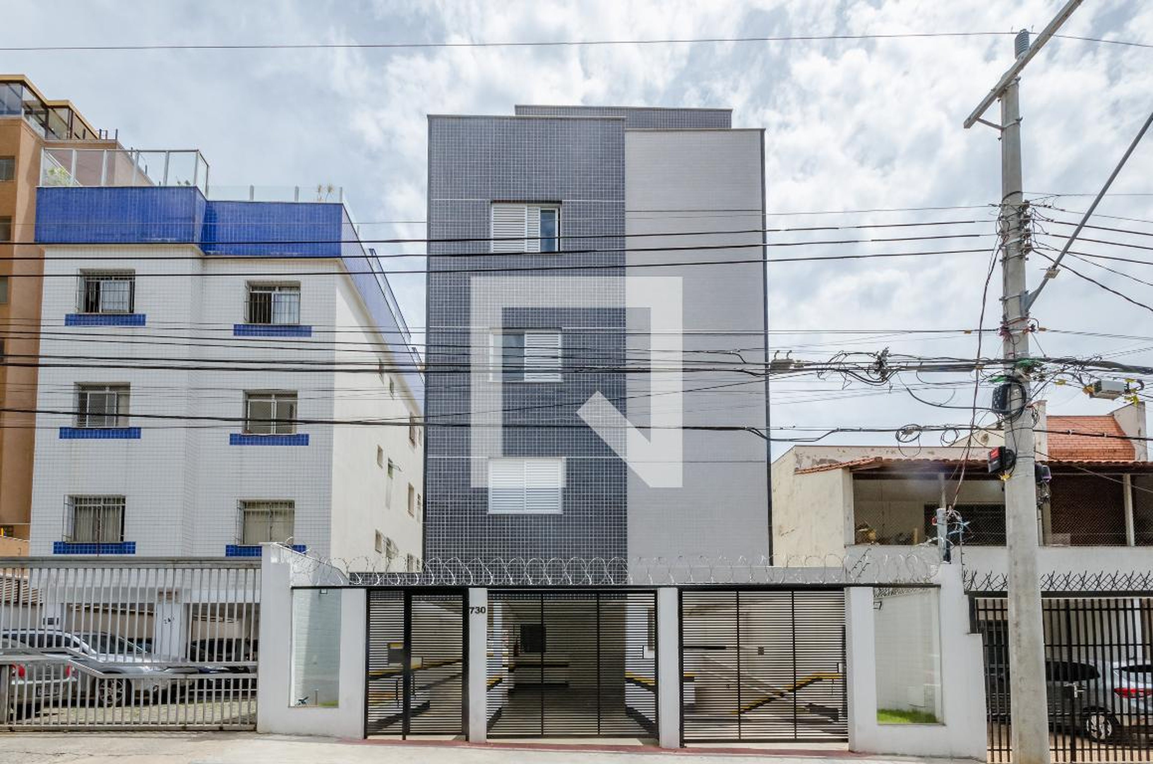 Fachada Condomínio em Rua Industrial José Costa, 730