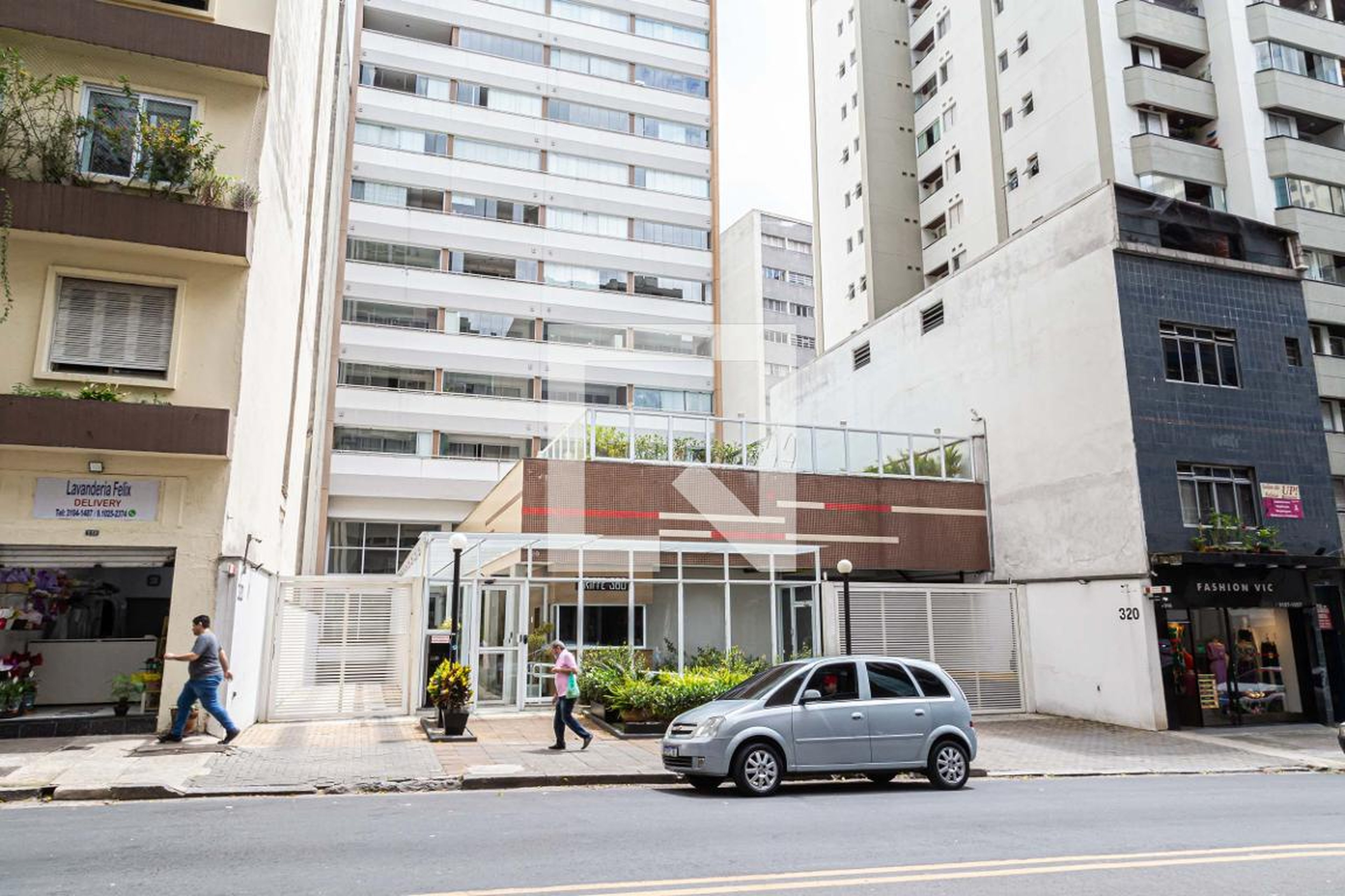 Fachada do Prédio Condomínio em Rua Santo Amaro, 72