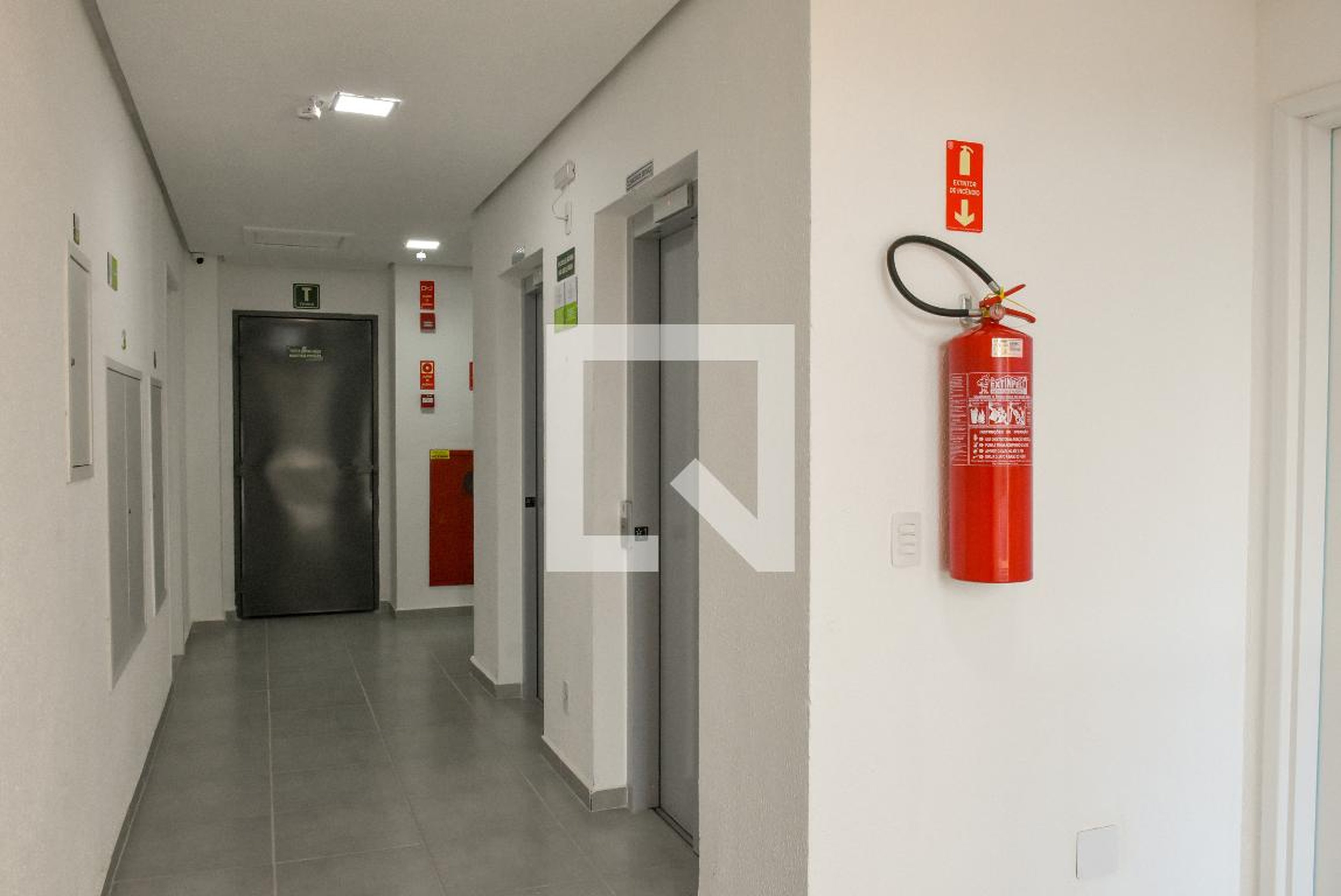 Hall de entrada - PORTAL QUINTA DOS PINHEIROS