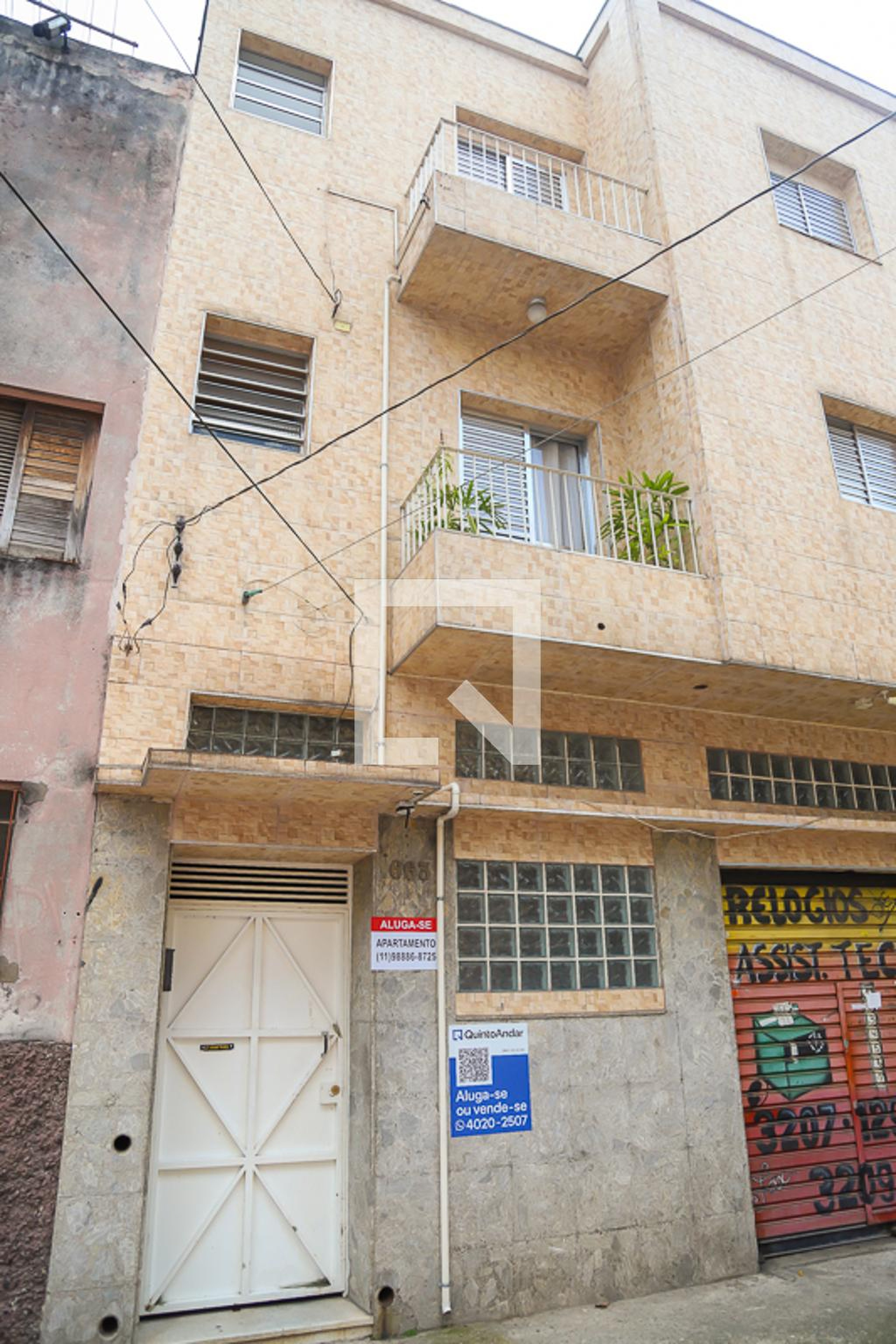 Fachada do Prédio Condomínio em Rua Cesário Ramalho, 663
