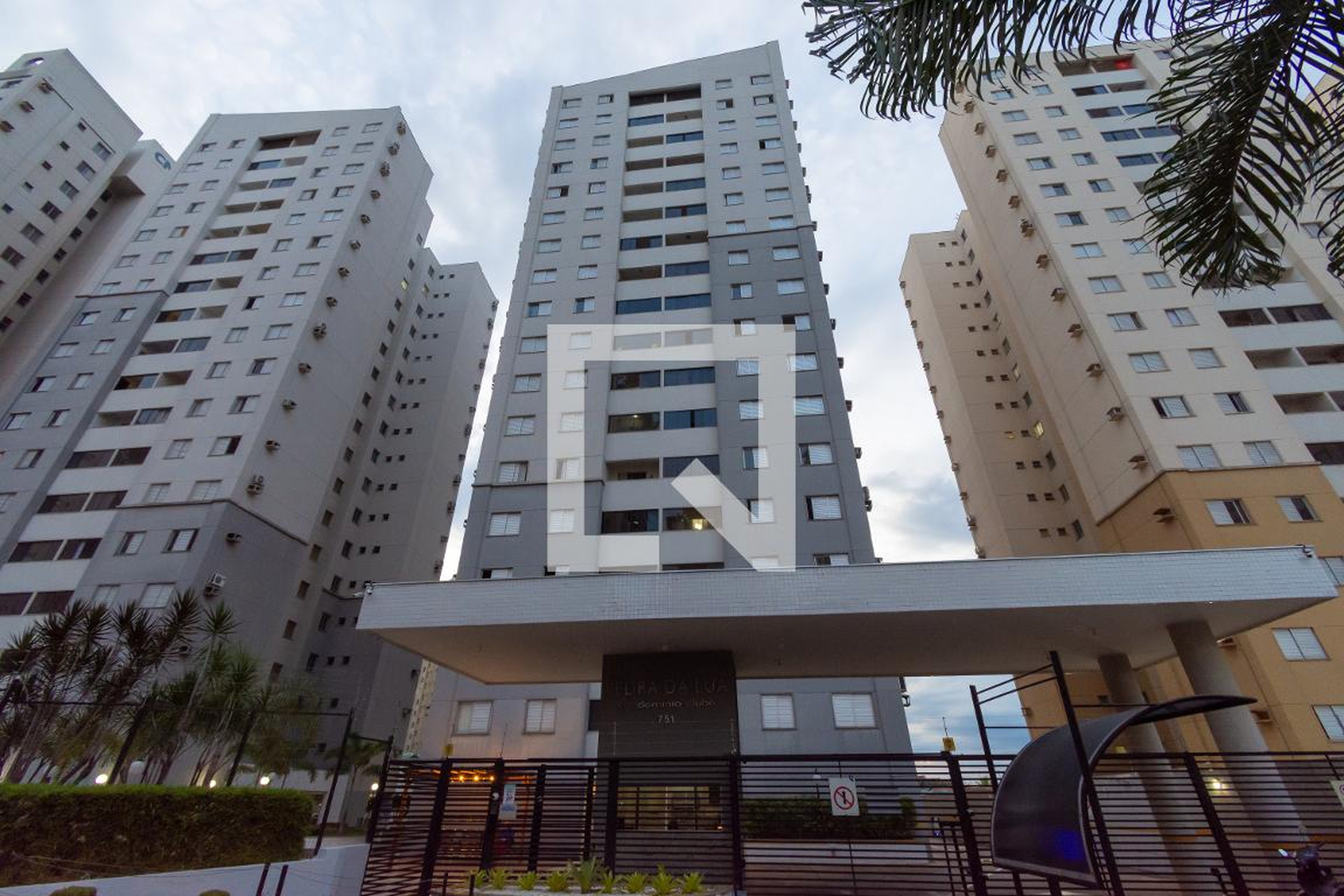 Fachada do condomínio Condomínio Pedra da Lua Clube