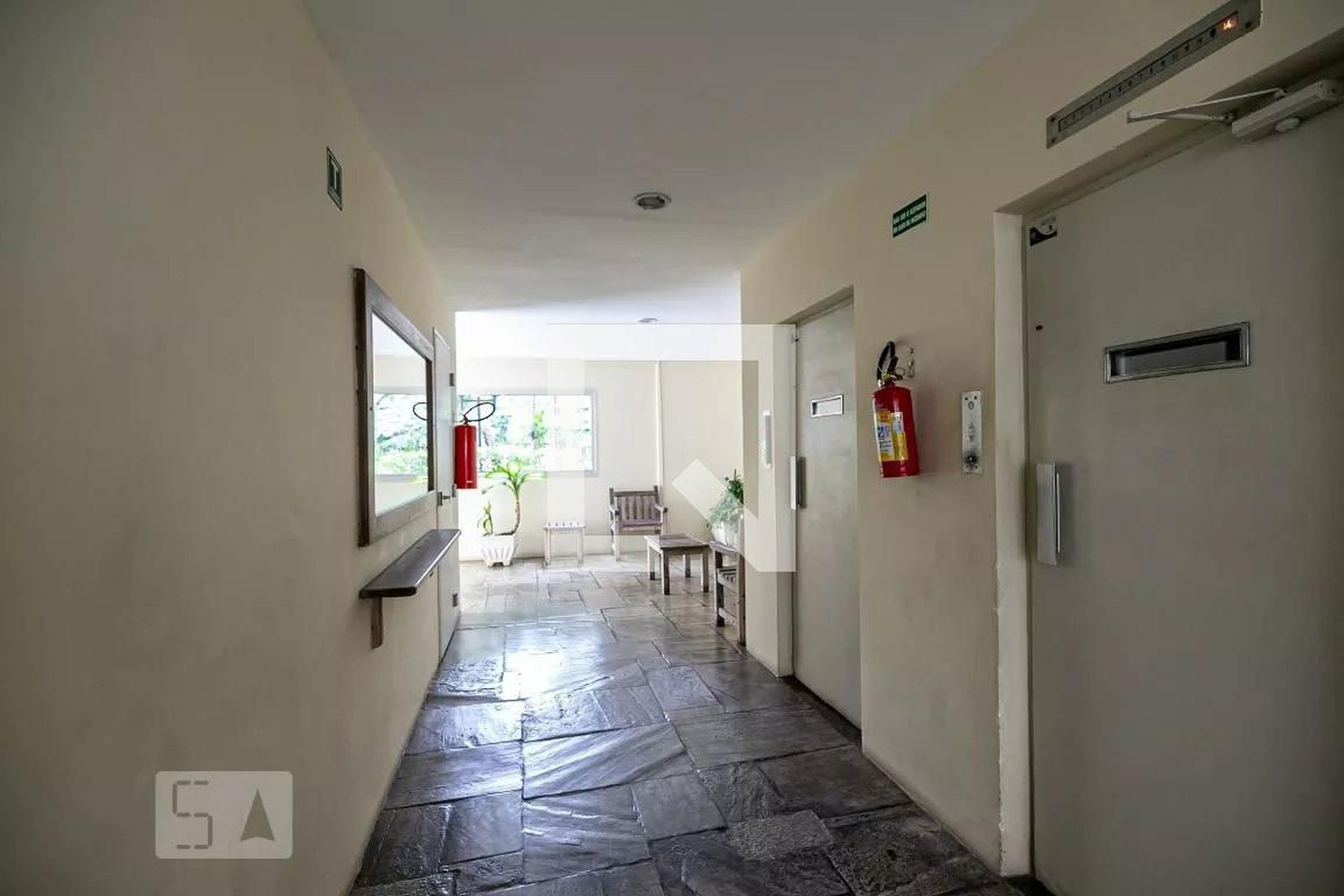 Entrada - Edifício Mariangela Teixeira