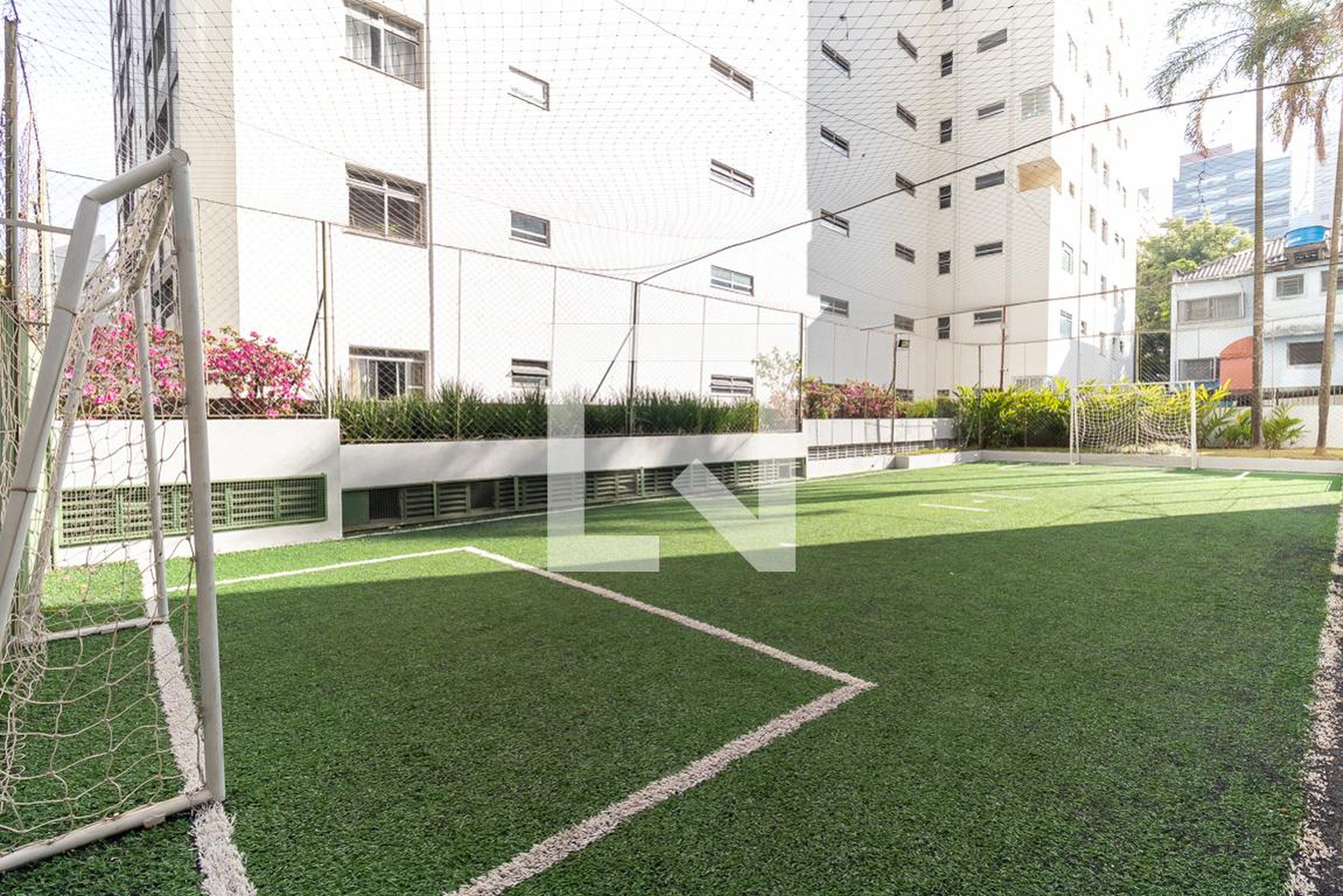 Campo de Futebol - Edifício Via Del Corso