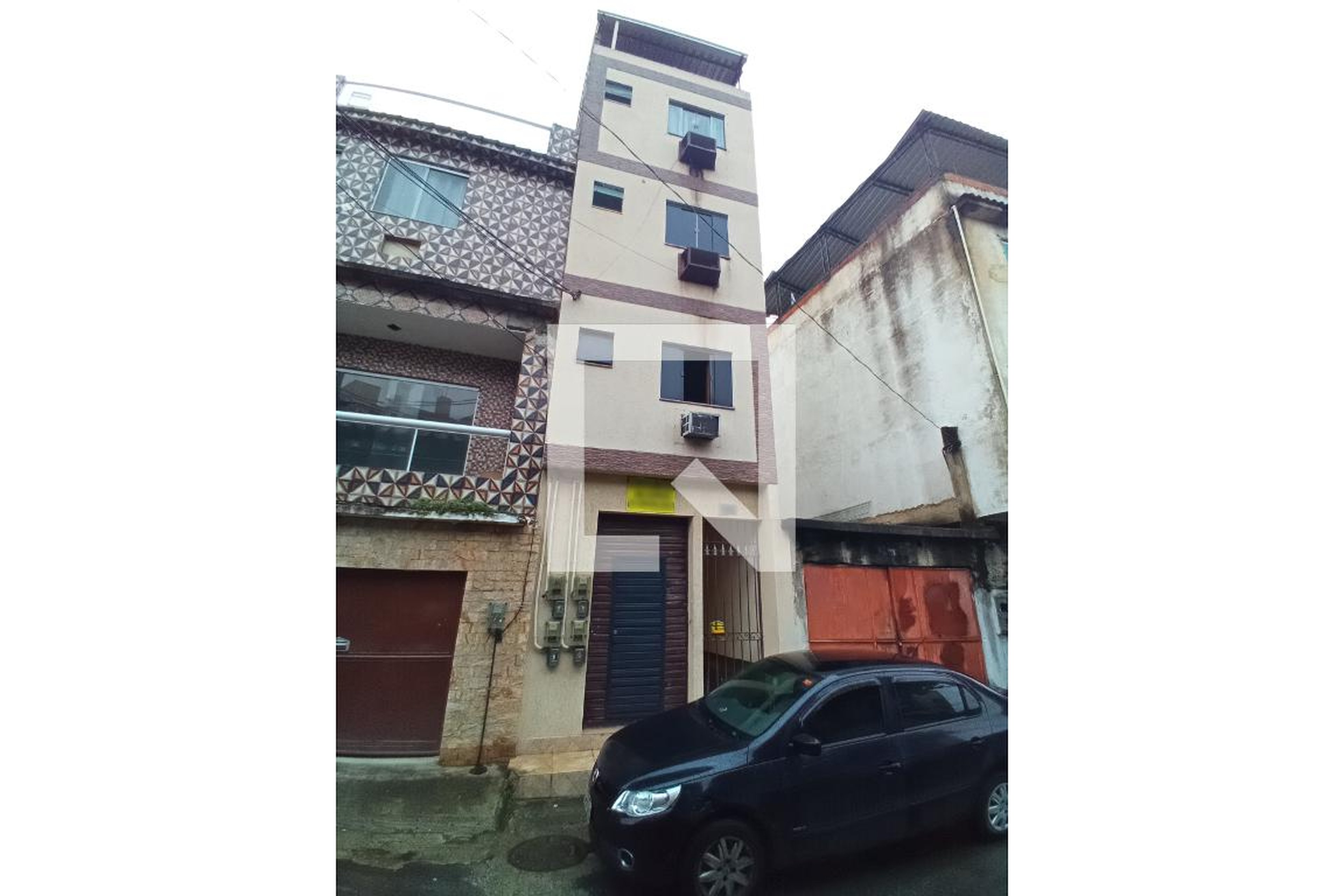 Fachada Condomínio em Rua Trás Os Montes, 29