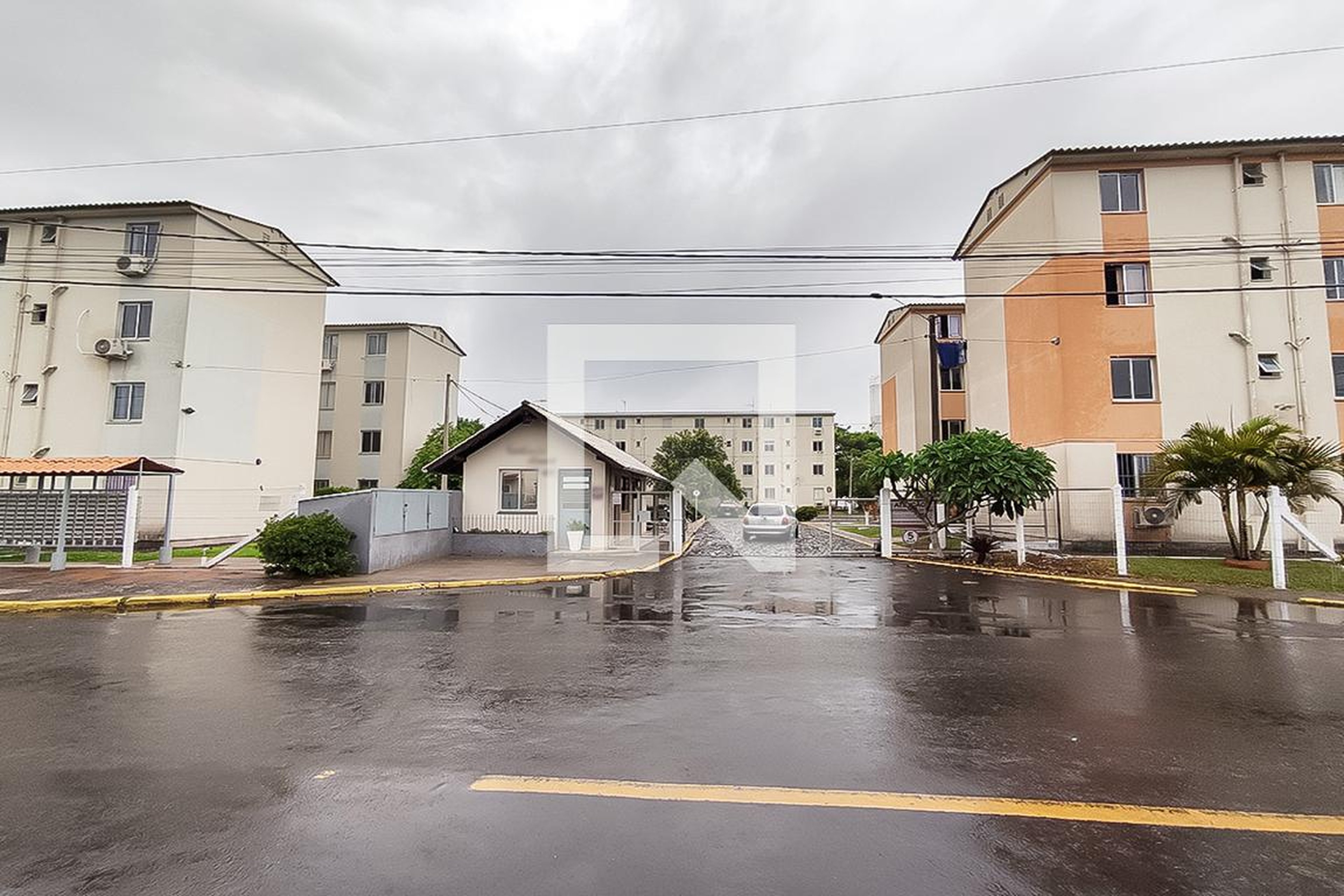 Fachada Condomínio em Rua Valdomiro Wilhelm Pistolin, 470