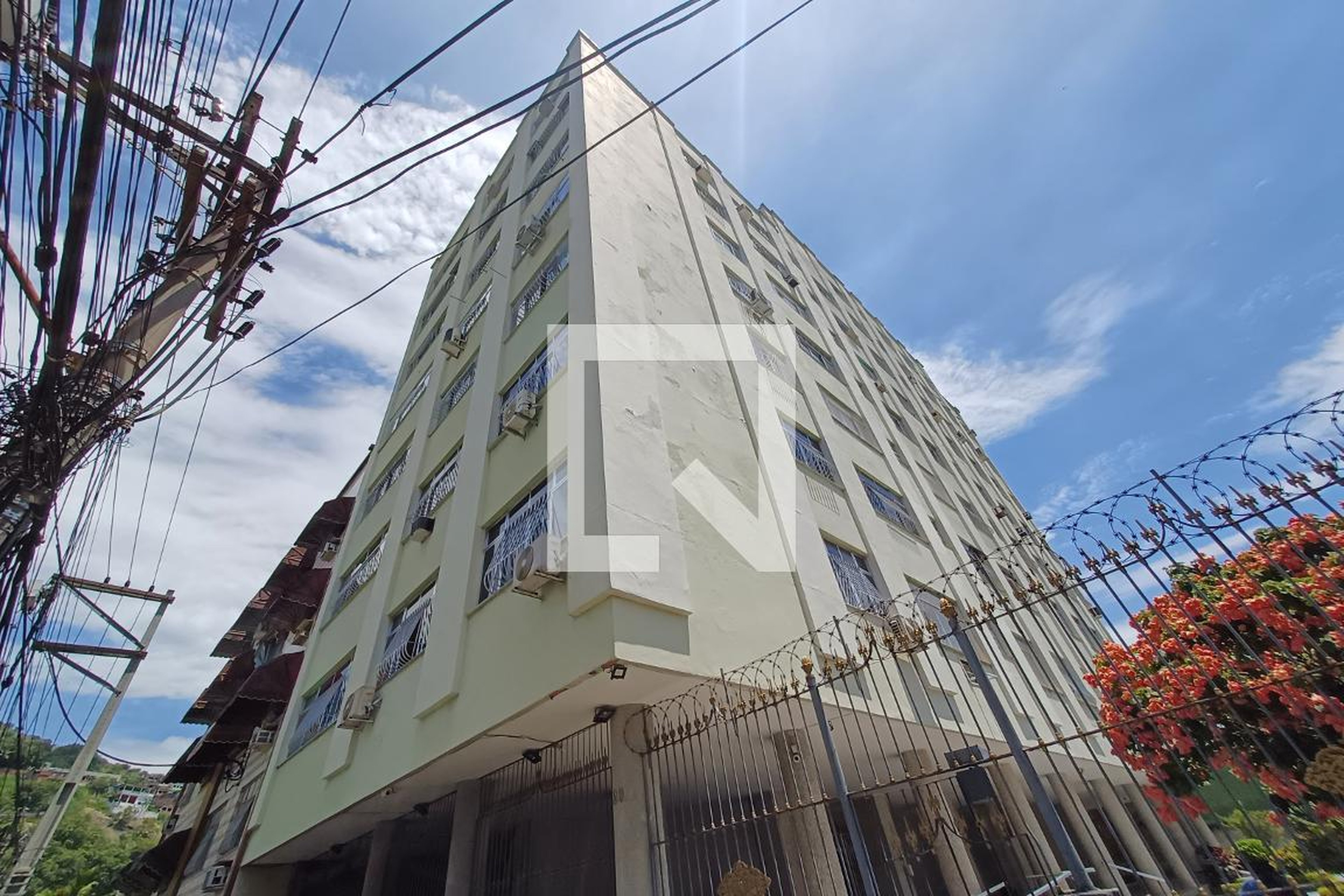 Fachada Condomínio Pereira Martins