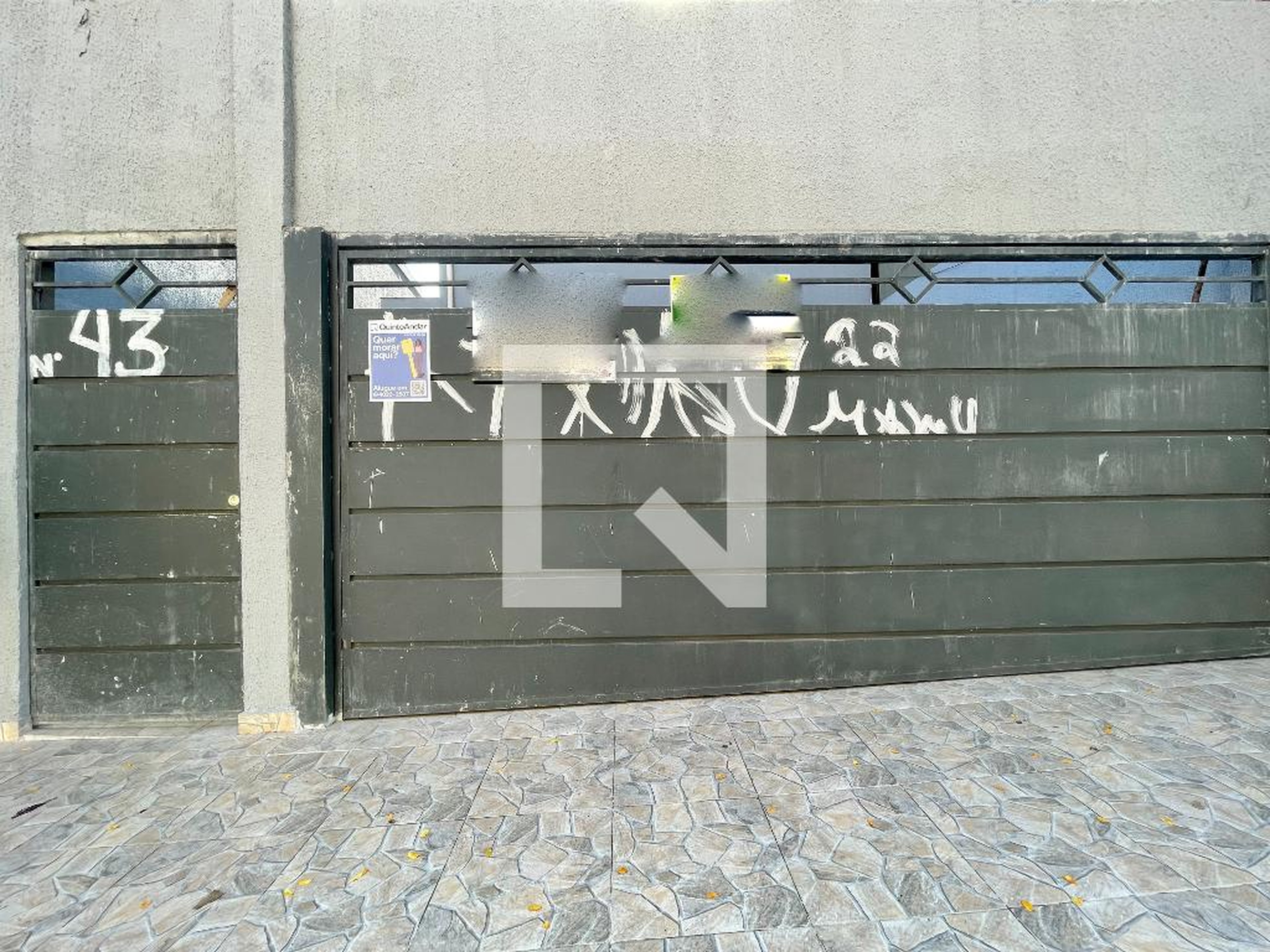 Fachada Condomínio em Rua Serranopolis, 43