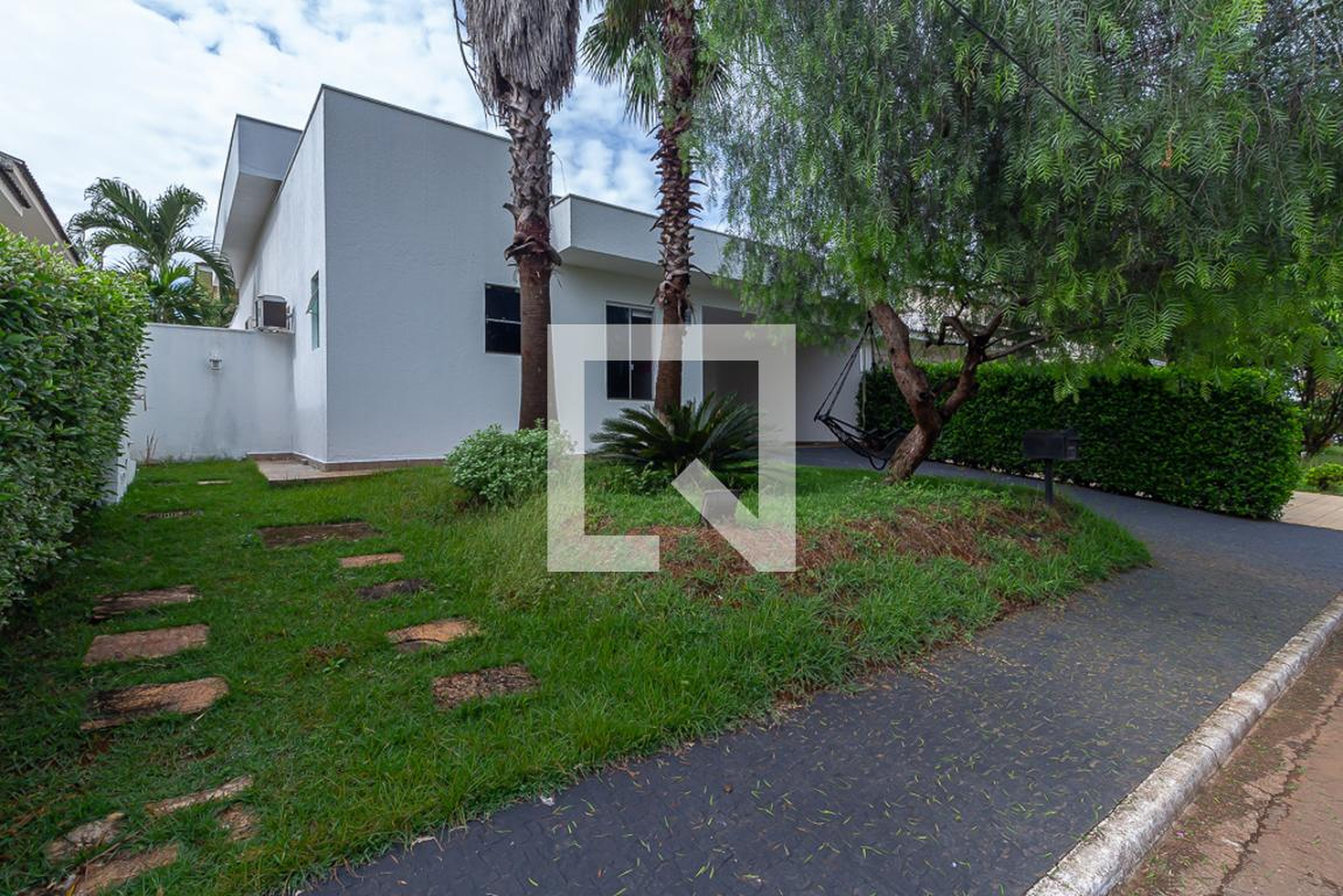 Fachada Condomínio Jardins Madri