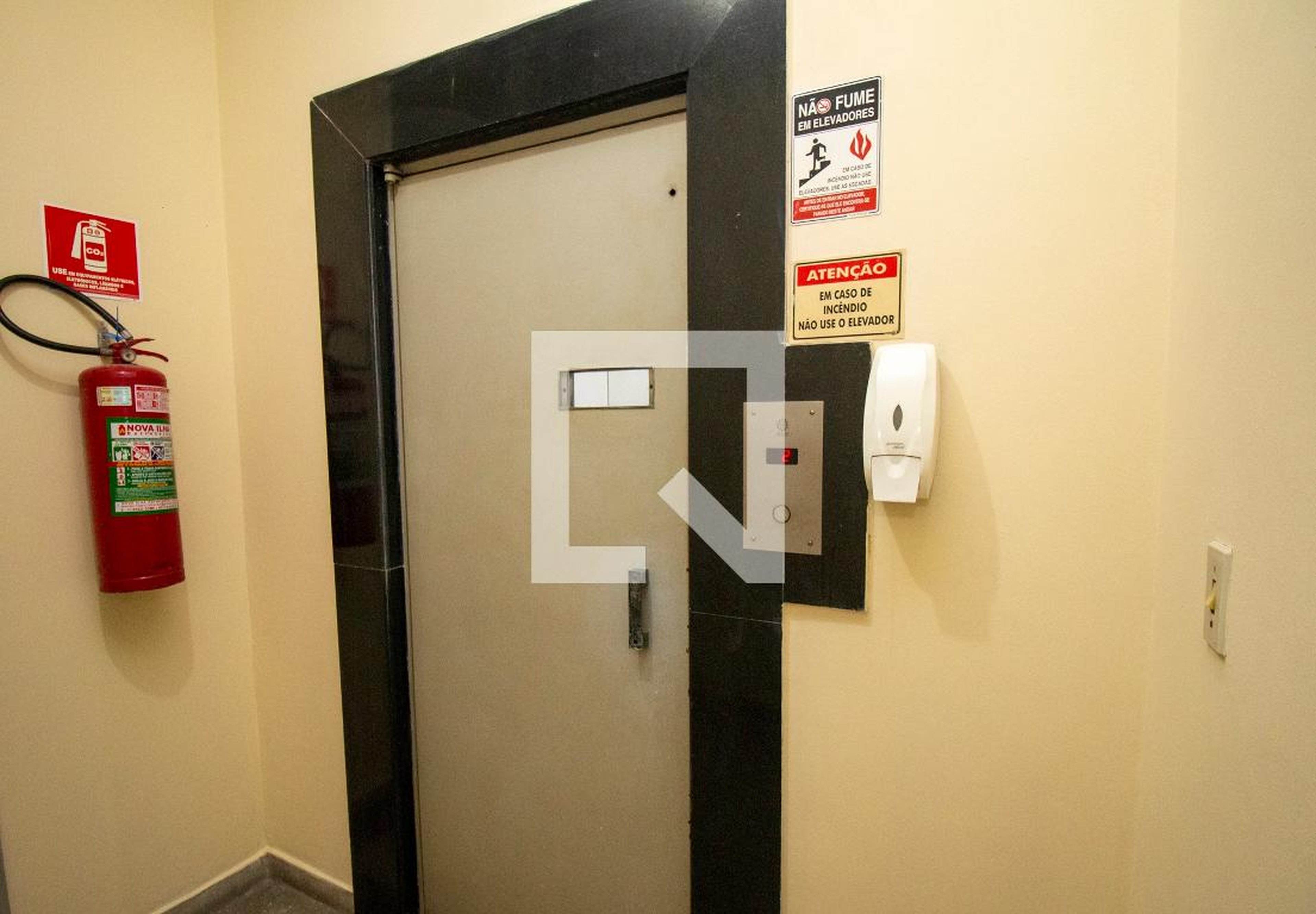 Elevador - Edifício Raf