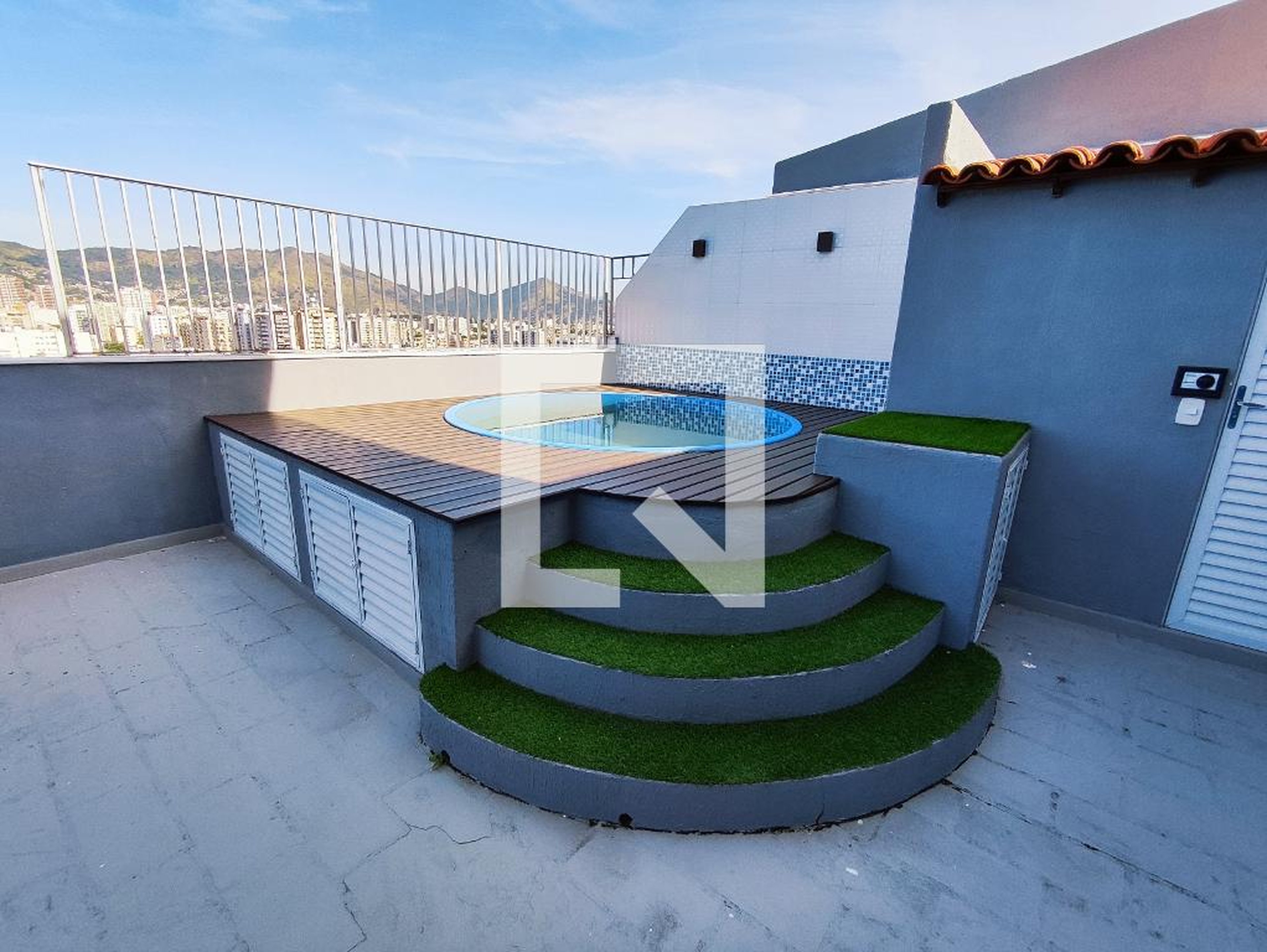 Piscina - Edifício Van Monartis