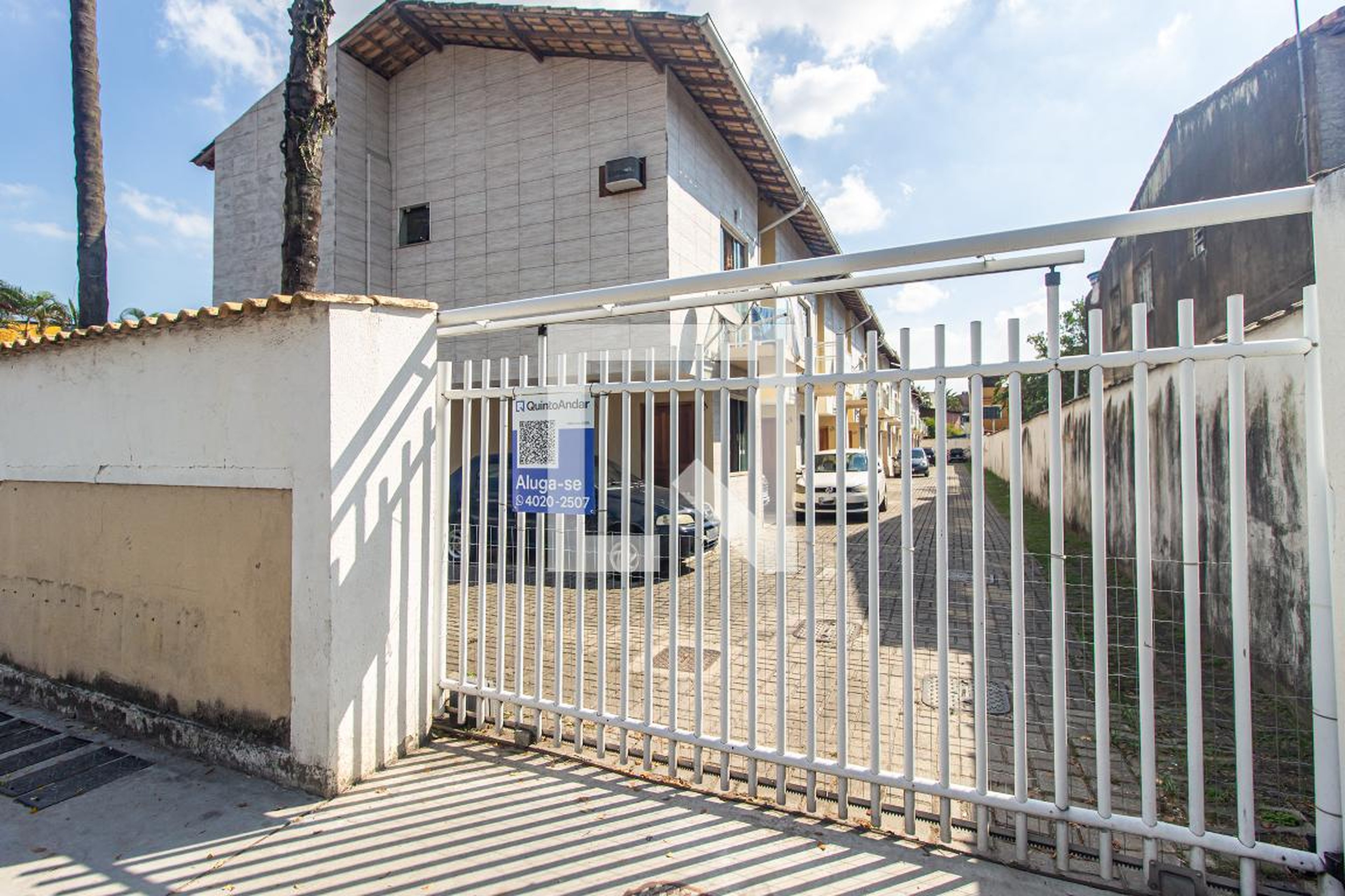 Fachada do condomínio Condomínio em Rua Mora, 550