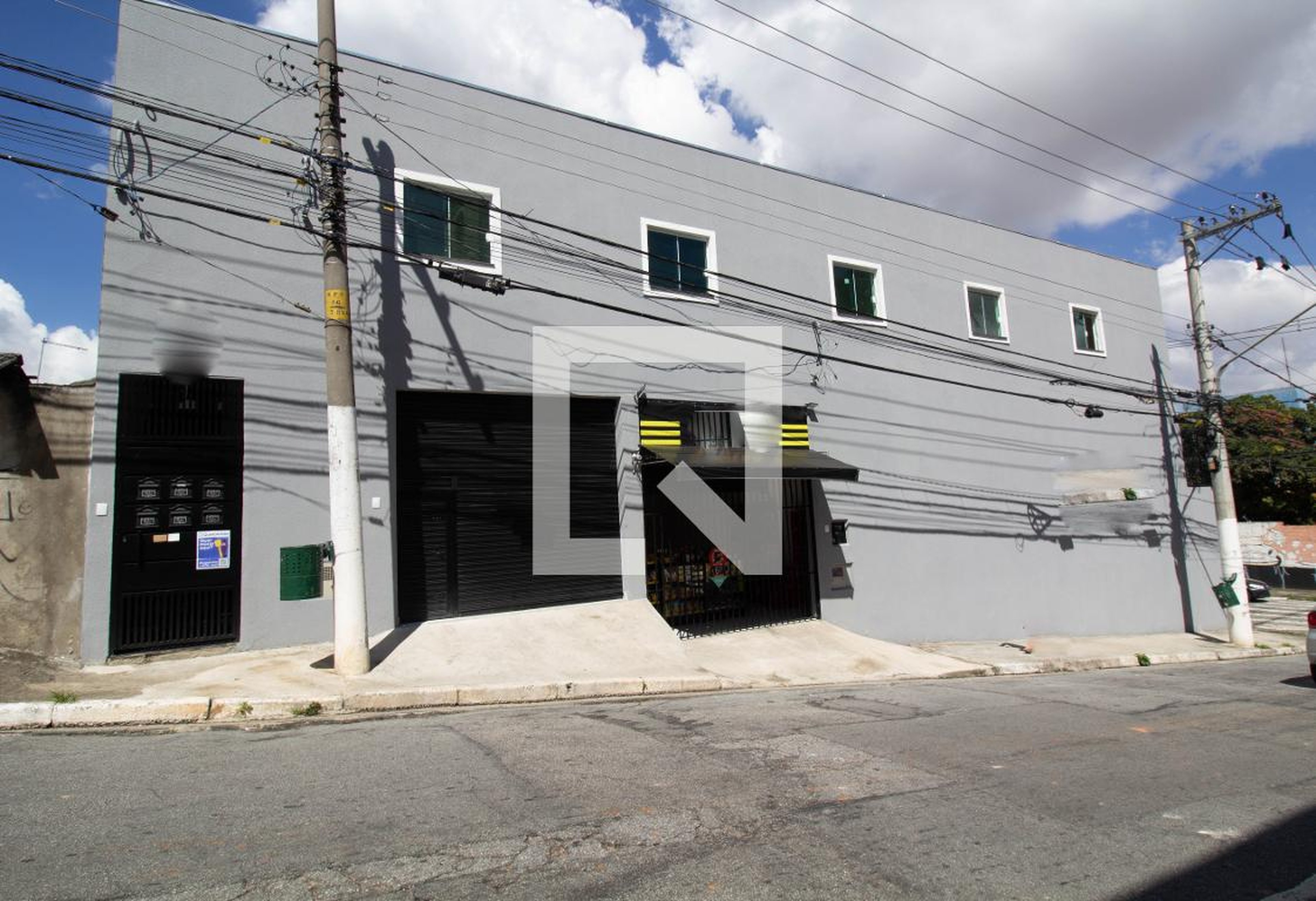 Fachada Condomínio em Rua Jataizinho, 90