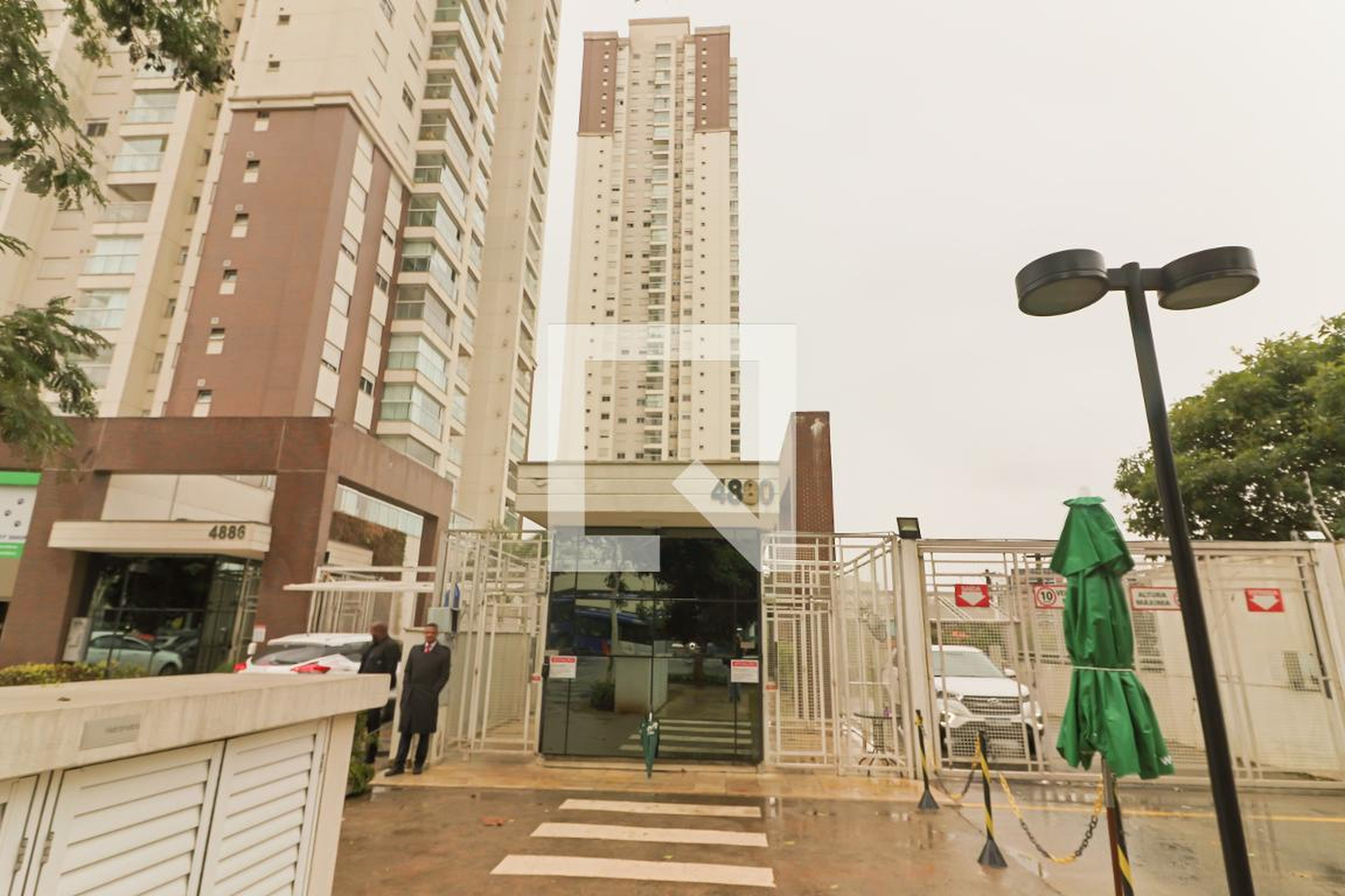 Fachada do Condomínio Condomínio MOZAIK