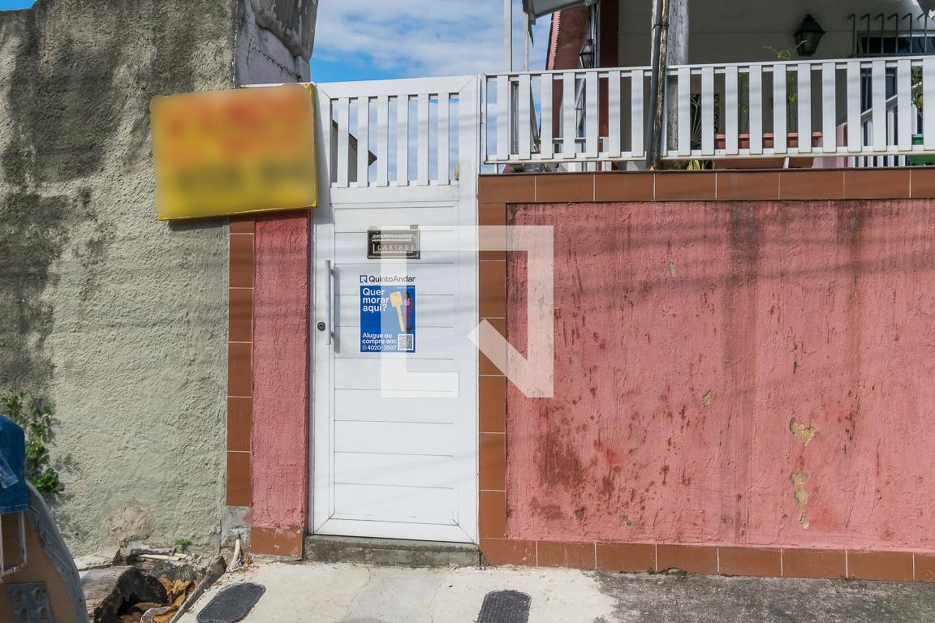 Fachada Condomínio em Rua Coirana, 174