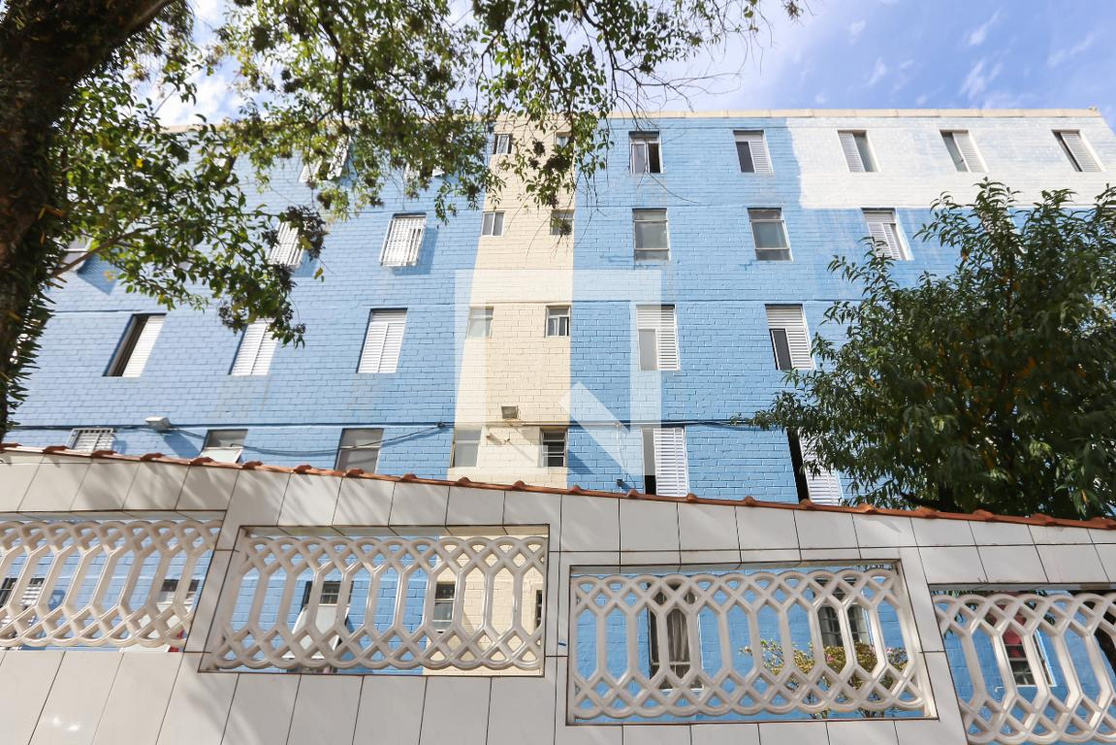 Fachada Condomínio em Rua Bernardo Leon, 106